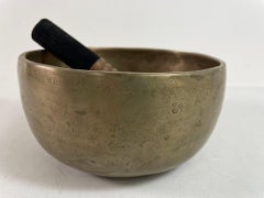 Vintage Hand-Hammered Bronze Singing Bowl from Nepal, 1950s Design