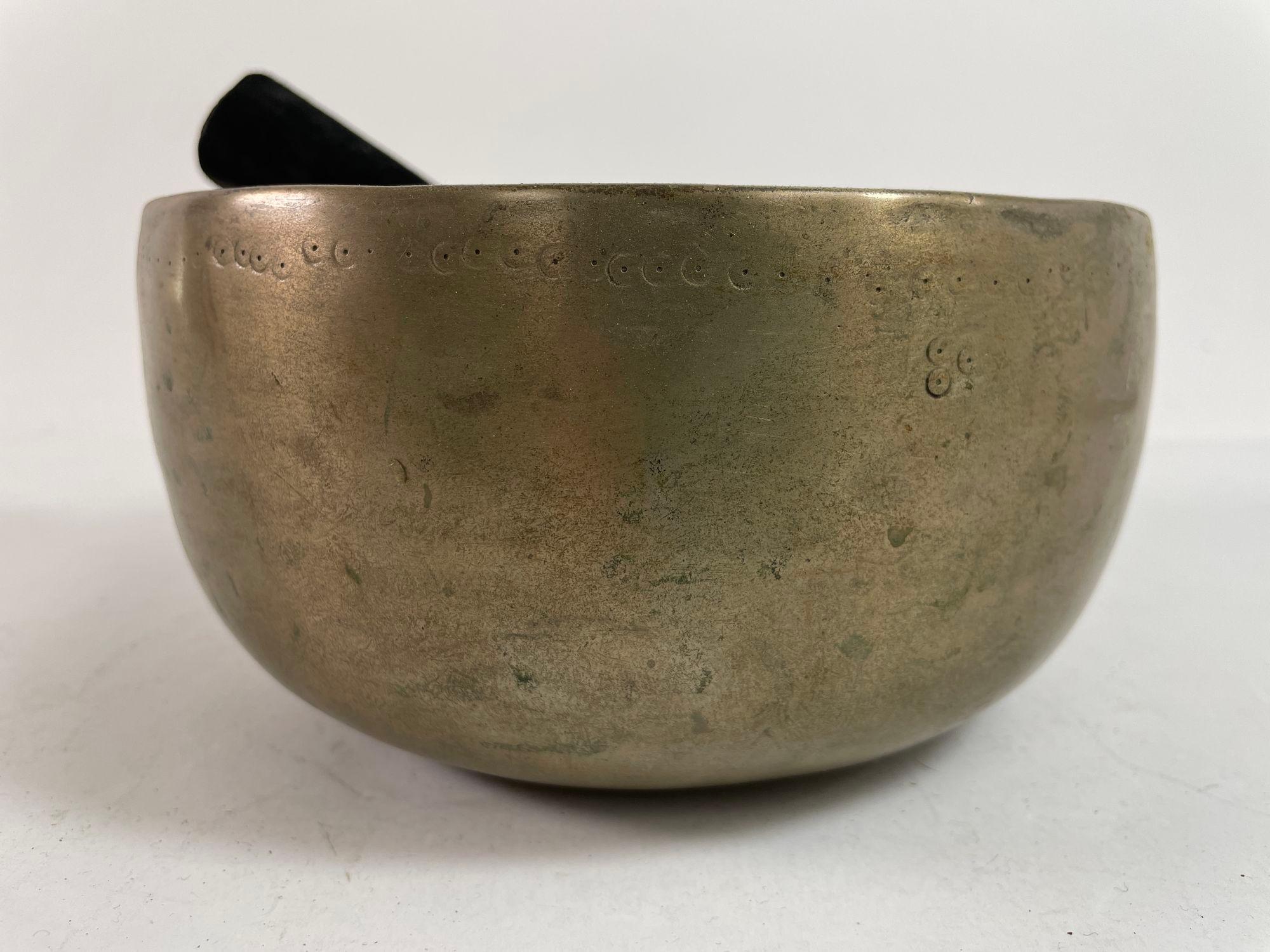 Asian Bronze Hammered Singing Bowl Nepal 1950s For Sale 1