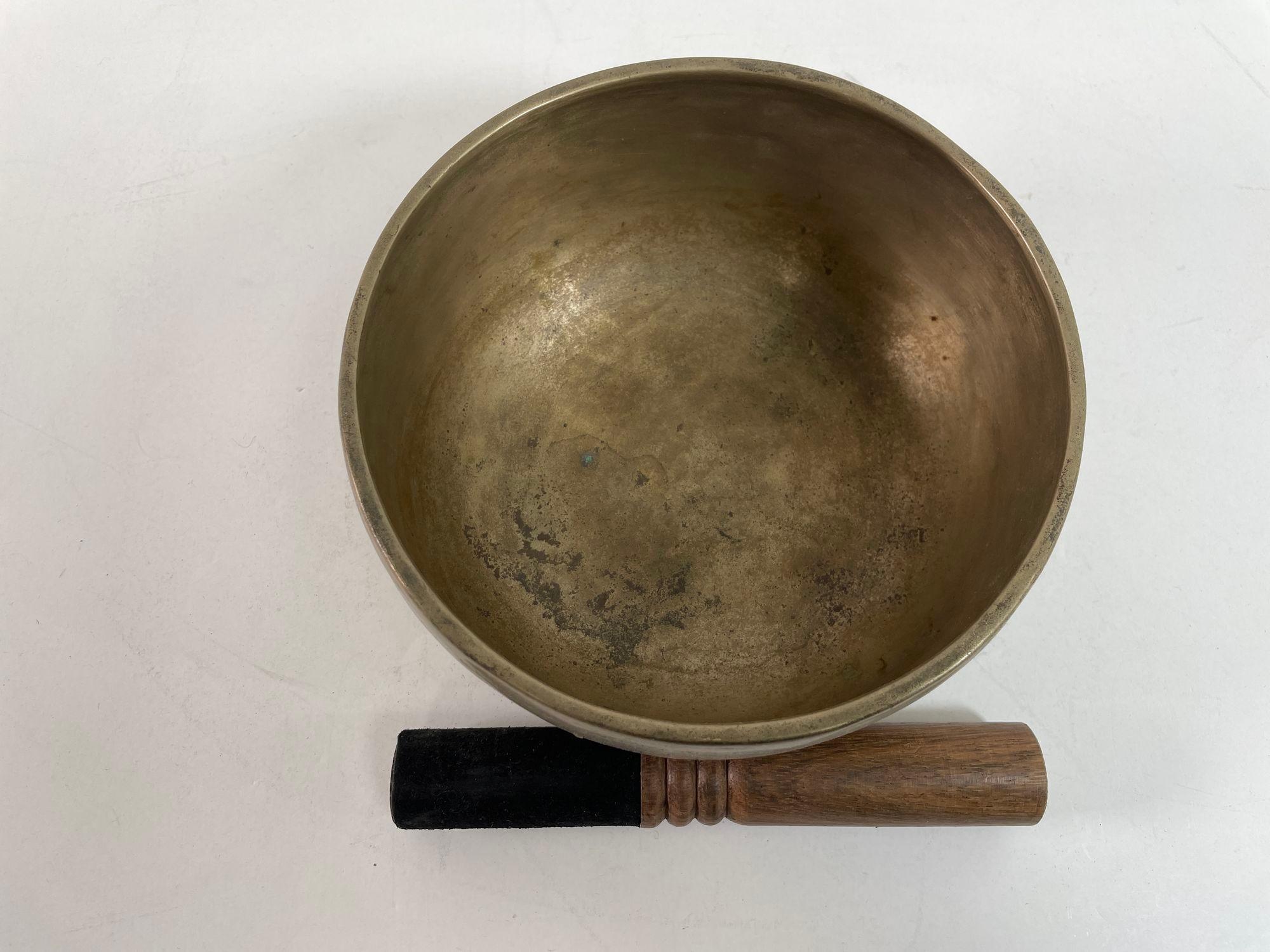 Asian Bronze Hammered Singing Bowl Nepal 1950s For Sale 2