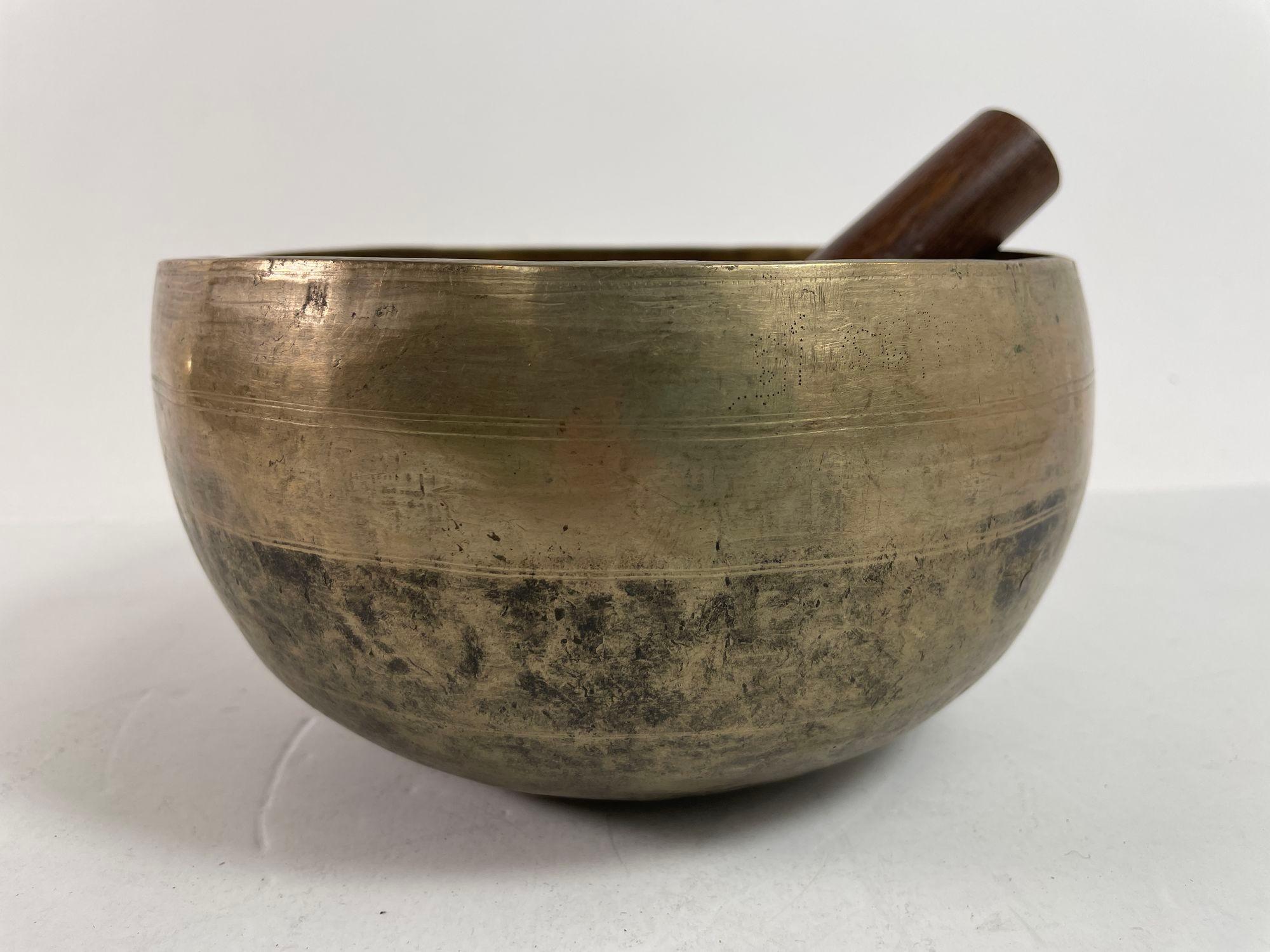 Asian Bronze Singing Hammered Bowl 1950s For Sale 4