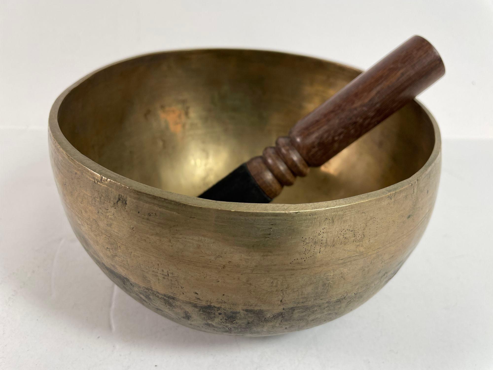 Asian Bronze Singing Hammered Bowl 1950s For Sale 5