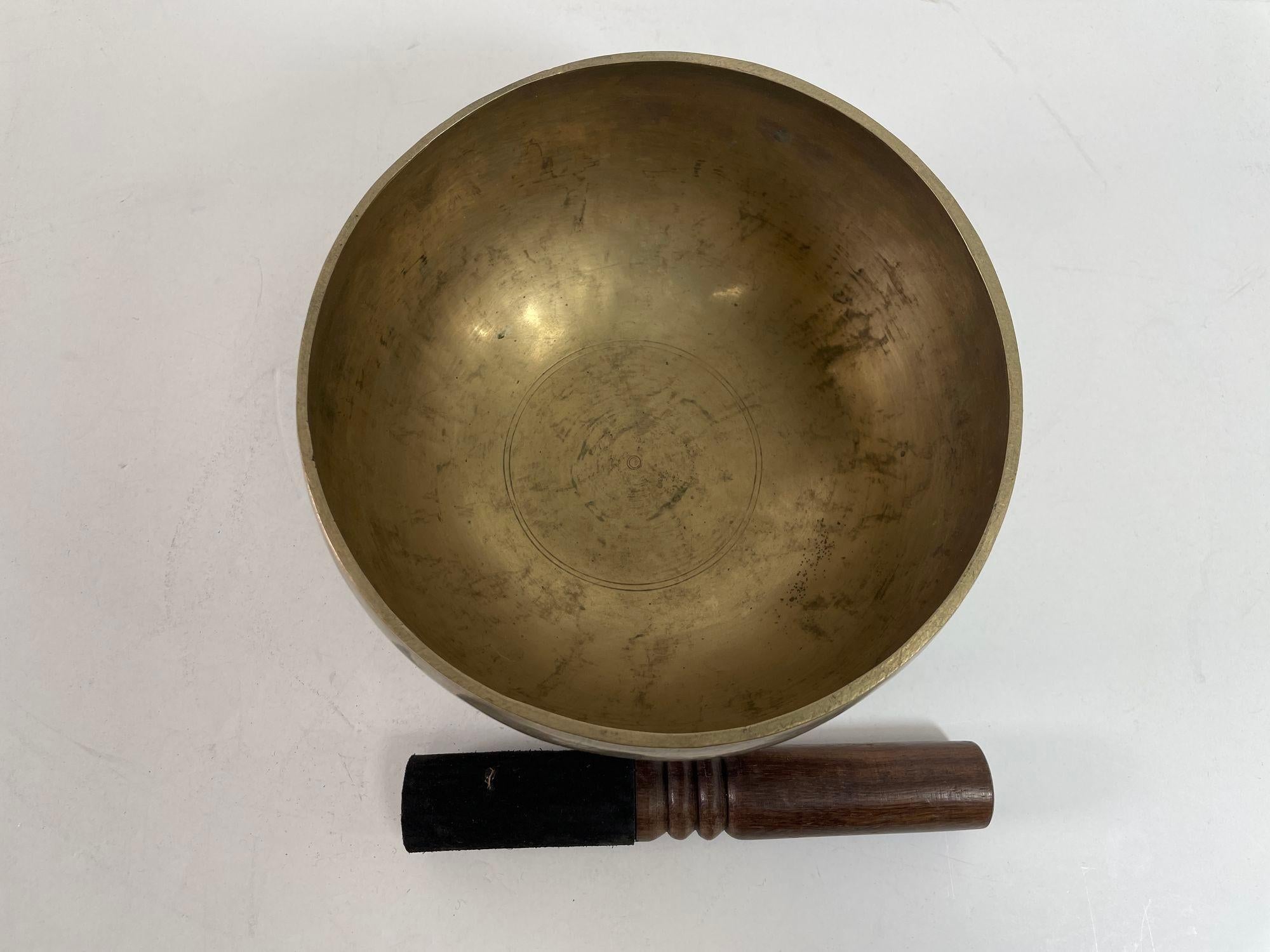 Nepalese Asian Bronze Singing Hammered Bowl 1950s For Sale