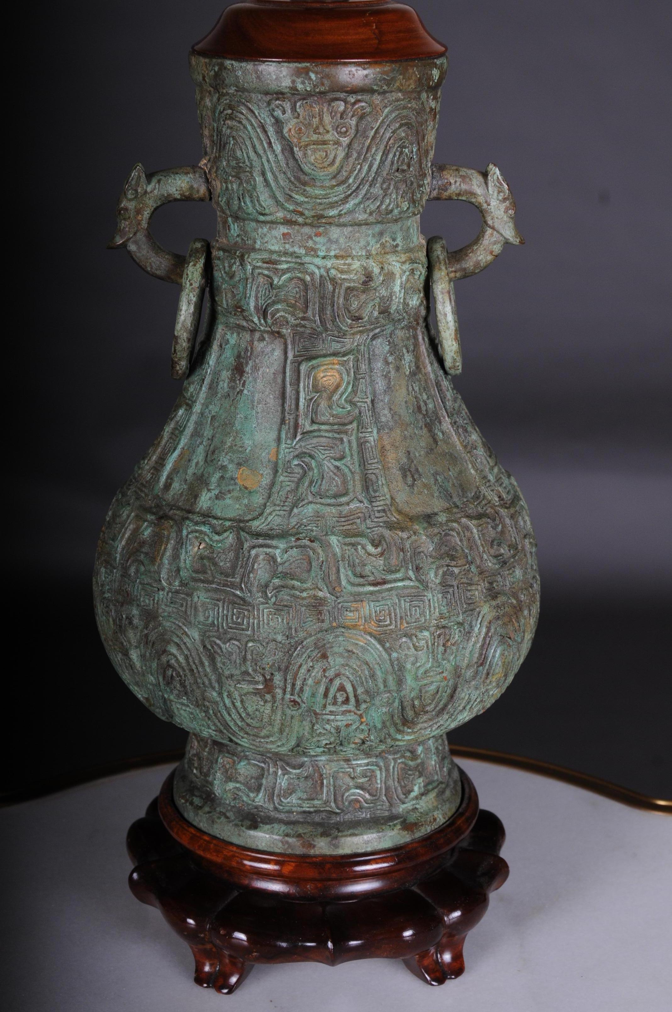 Asian Bronze Table Lamp with Pagoda Lampshade, Asian Art, 20th Century 3