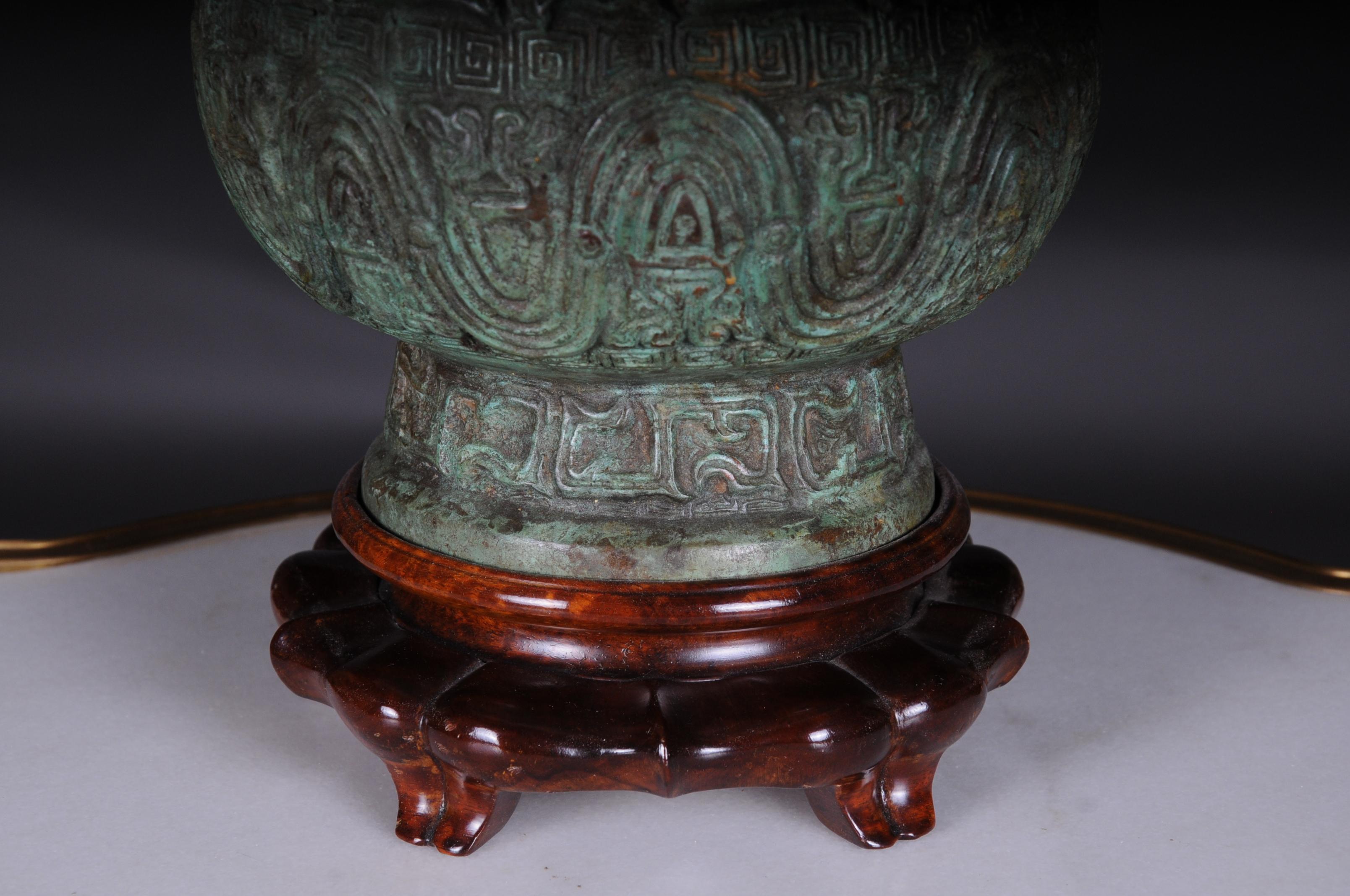 Asian Bronze Table Lamp with Pagoda Lampshade, Asian Art, 20th Century 2