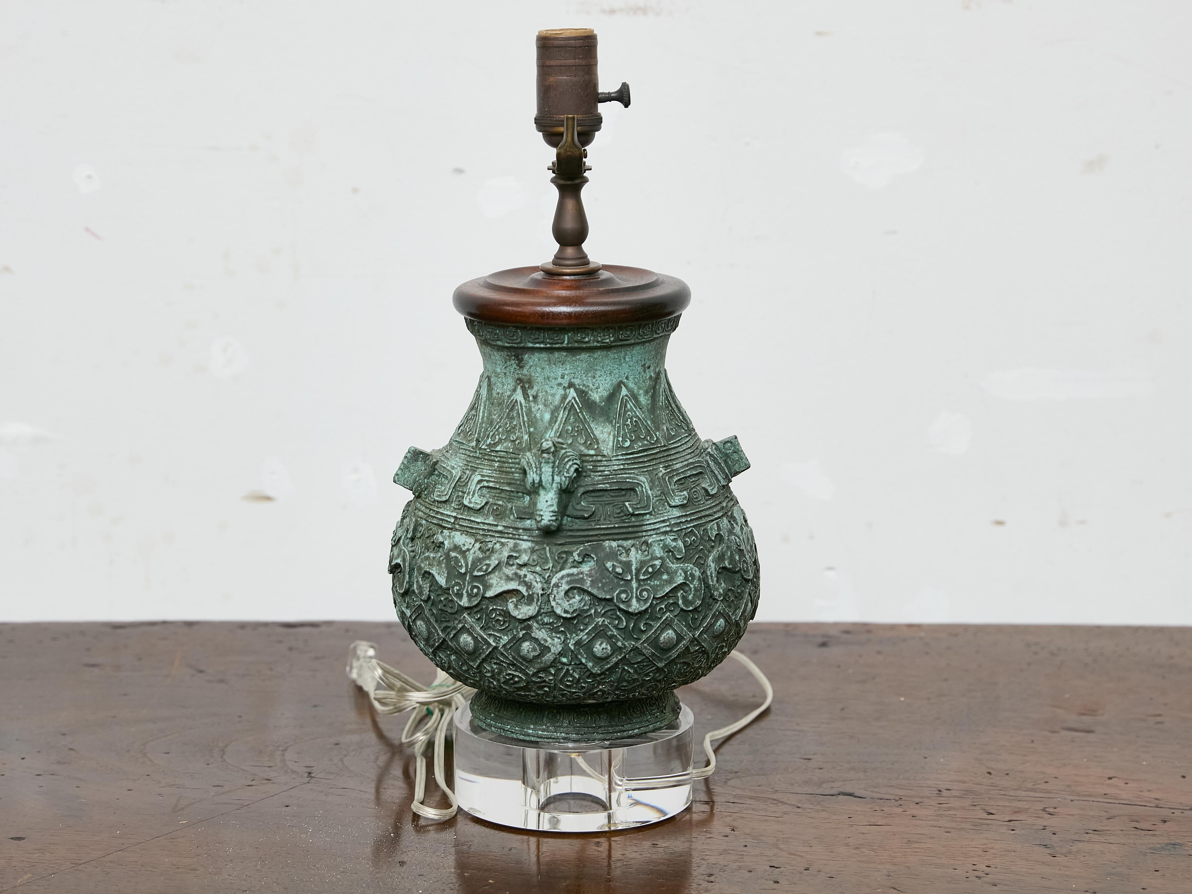 Asian Bronze Vessel Table Lamp with Verdigris Patina on Lucite Base, circa 1900 In Good Condition For Sale In Atlanta, GA