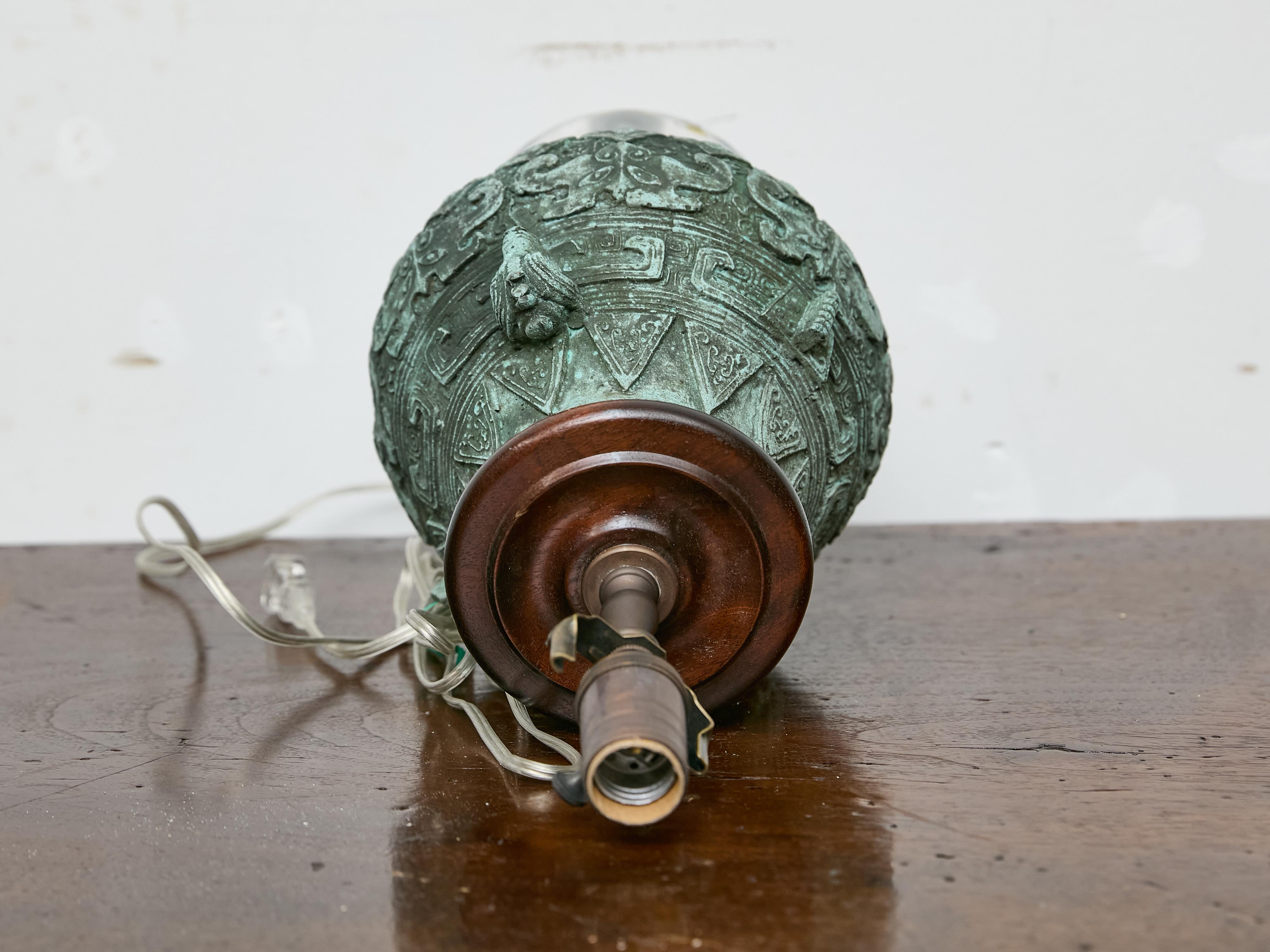 Asian Bronze Vessel Table Lamp with Verdigris Patina on Lucite Base, circa 1900 For Sale 3