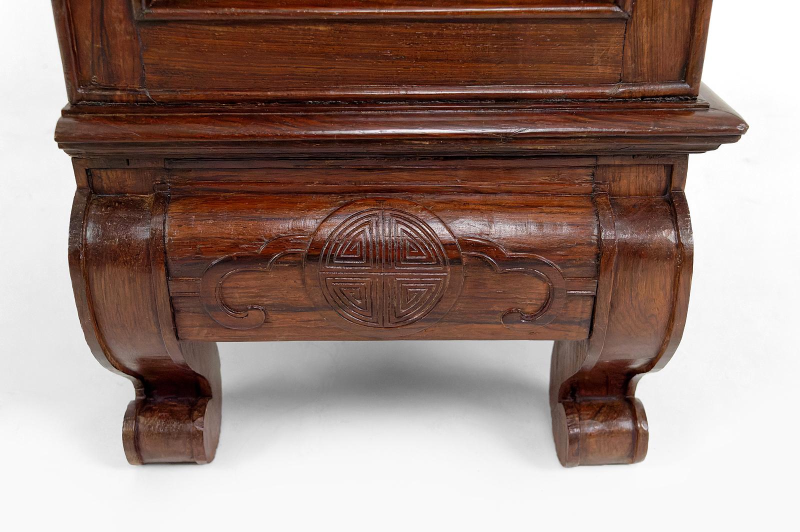 Asian Cabinet in carved wood with Bats, Vietnam or South China, Circa 1880 For Sale 3