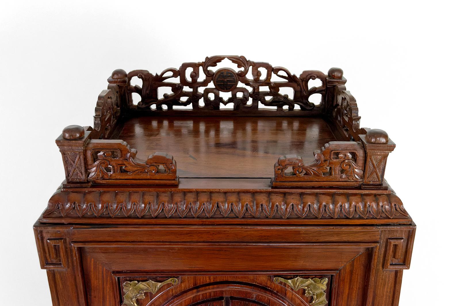 Asian Cabinet in carved wood with Bats, Vietnam or South China, Circa 1880 For Sale 4
