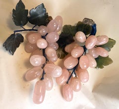 Pietra di quarzo rosa asiatica intagliata Frutti d'uva Grappoli di giada Foglie decorativi a coppia