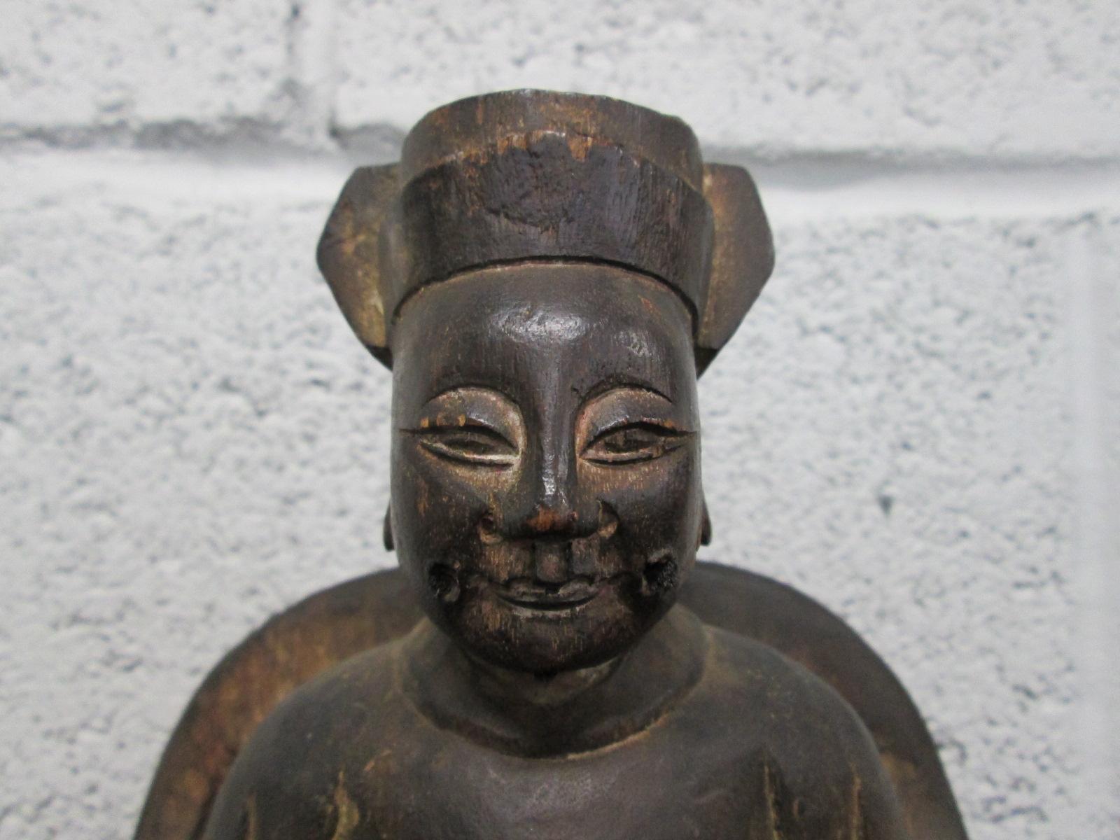 Intagliato Statua di Buddha asiatica intagliata in Wood in vendita