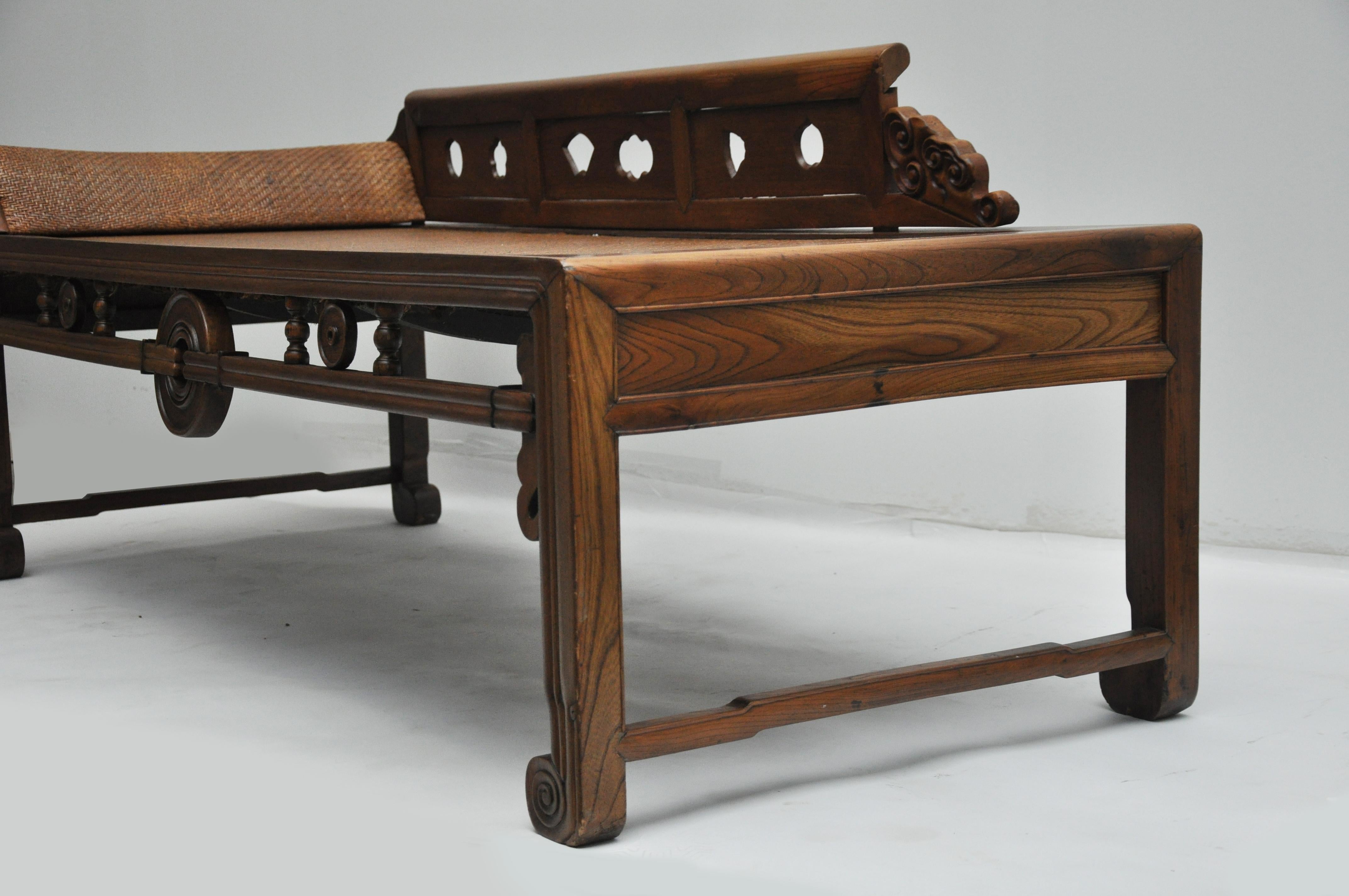 Asian Carved Wooden and Woven Daybed In Good Condition In Geneva, IL
