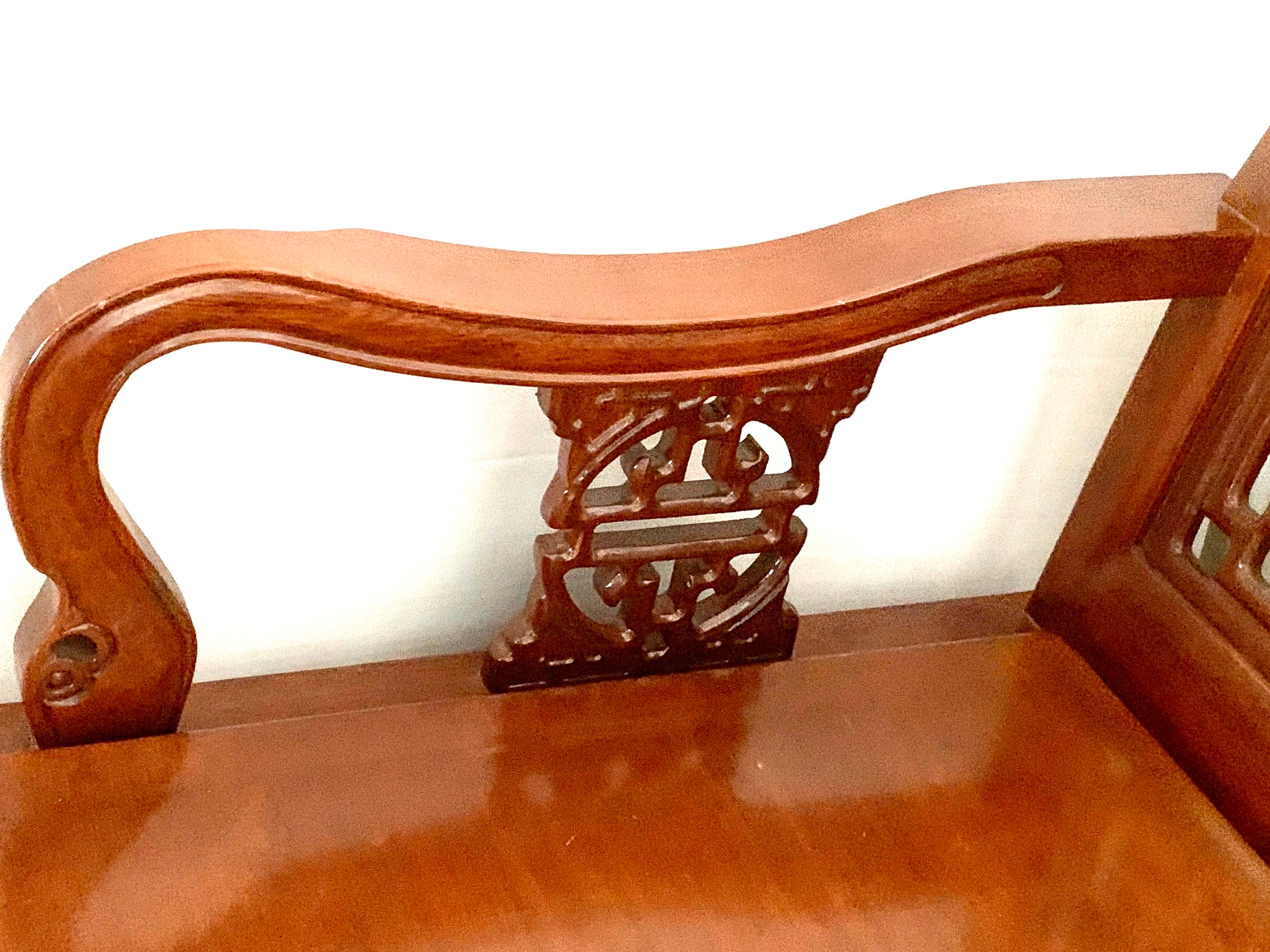 Asian Chinese Carved Bench Settee Daybed In Good Condition In West Hartford, CT
