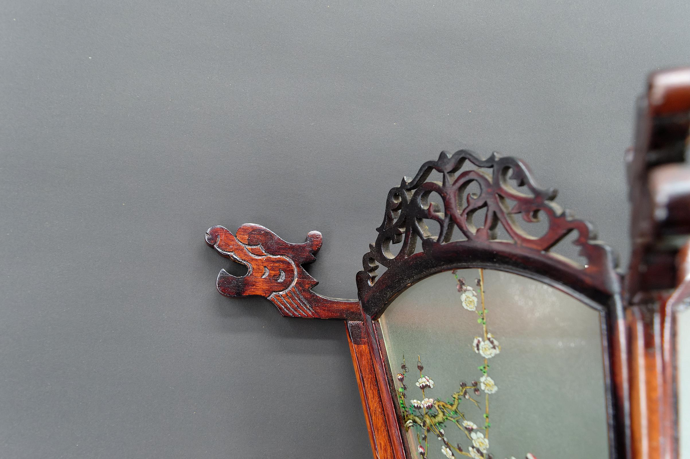 Asian Chinese wall sconce, painted birds, China, circa 1900 For Sale 4