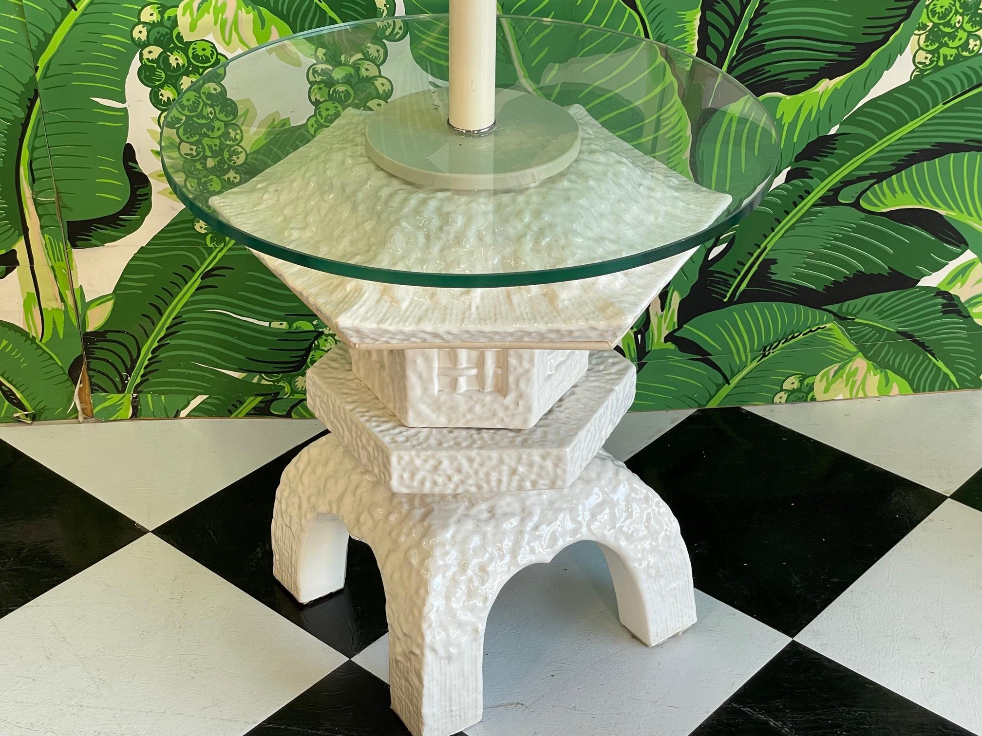 Asian Chinoiserie Pagoda Ceramic Floor Lamp In Good Condition For Sale In Jacksonville, FL