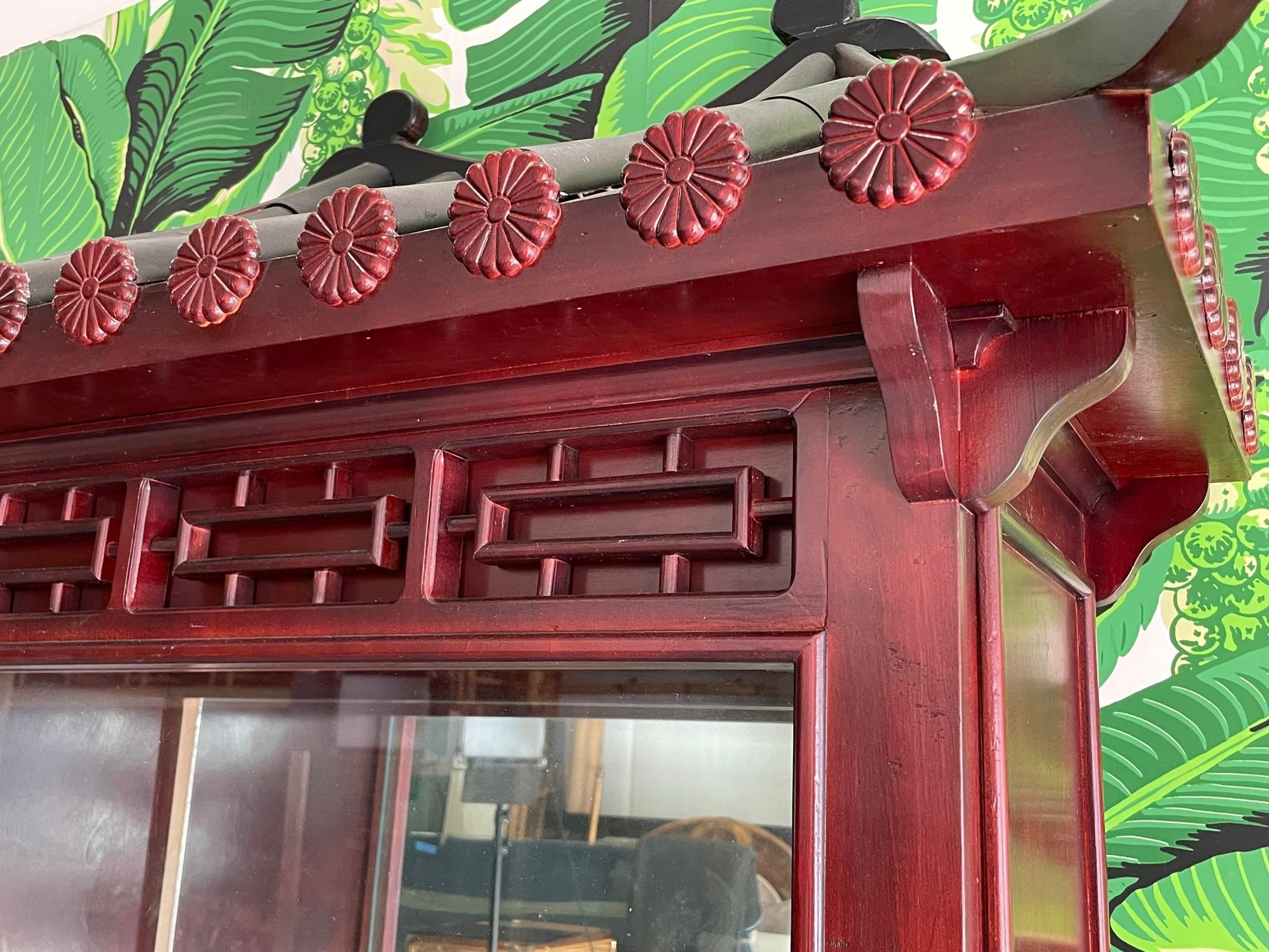 Vitrine pagode asiatique de style chinoiseries en vente 4