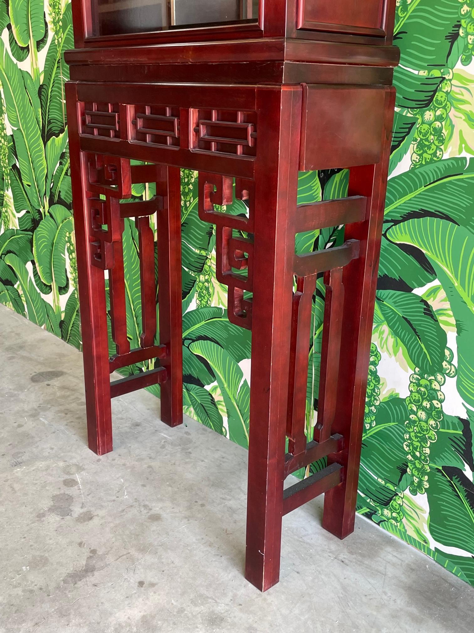 Asian Chinoiserie Pagoda Display Cabinet In Good Condition For Sale In Jacksonville, FL