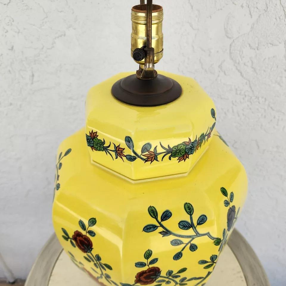 Asian Chinoiserie Table Lamp by Tyndale In Good Condition In Lake Worth, FL