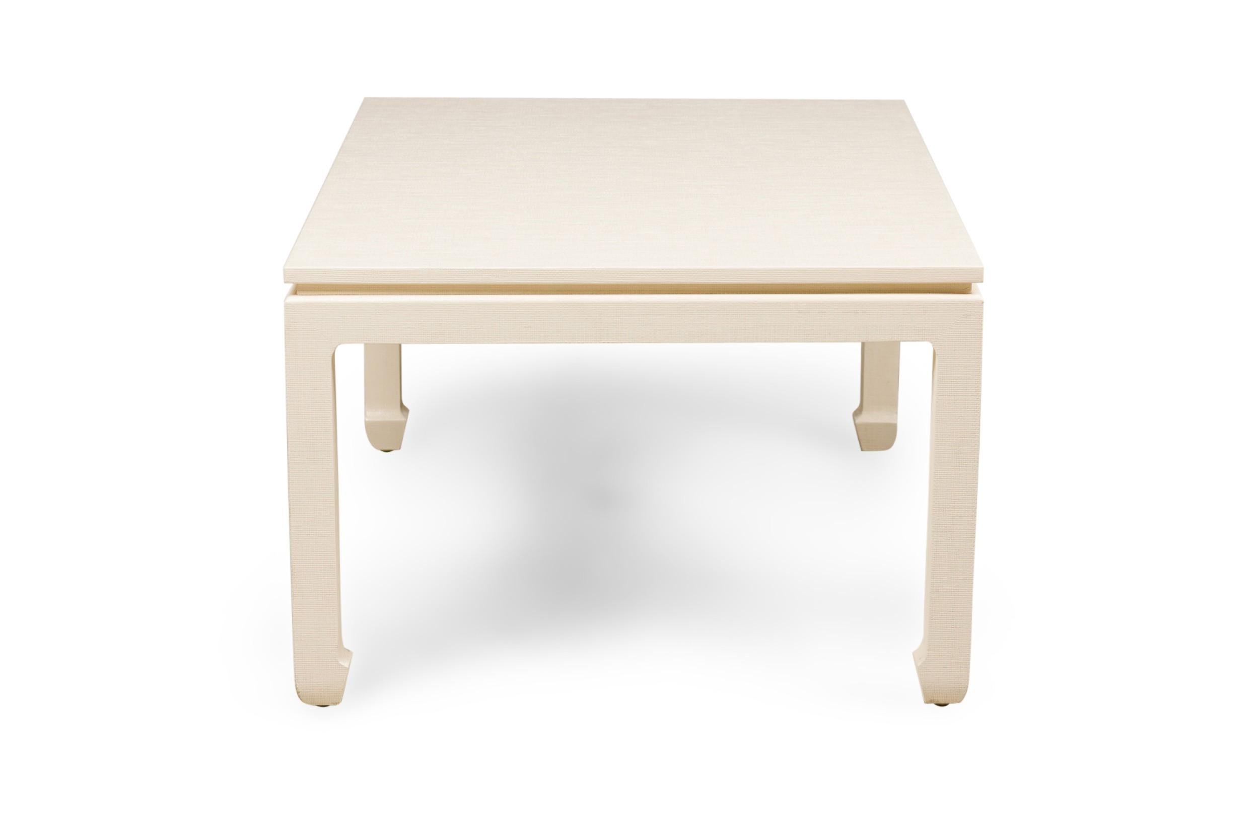 Moderne Table basse contemporaine asiatique de style Ming Ming Dynasty beige enveloppée de raphia en vente
