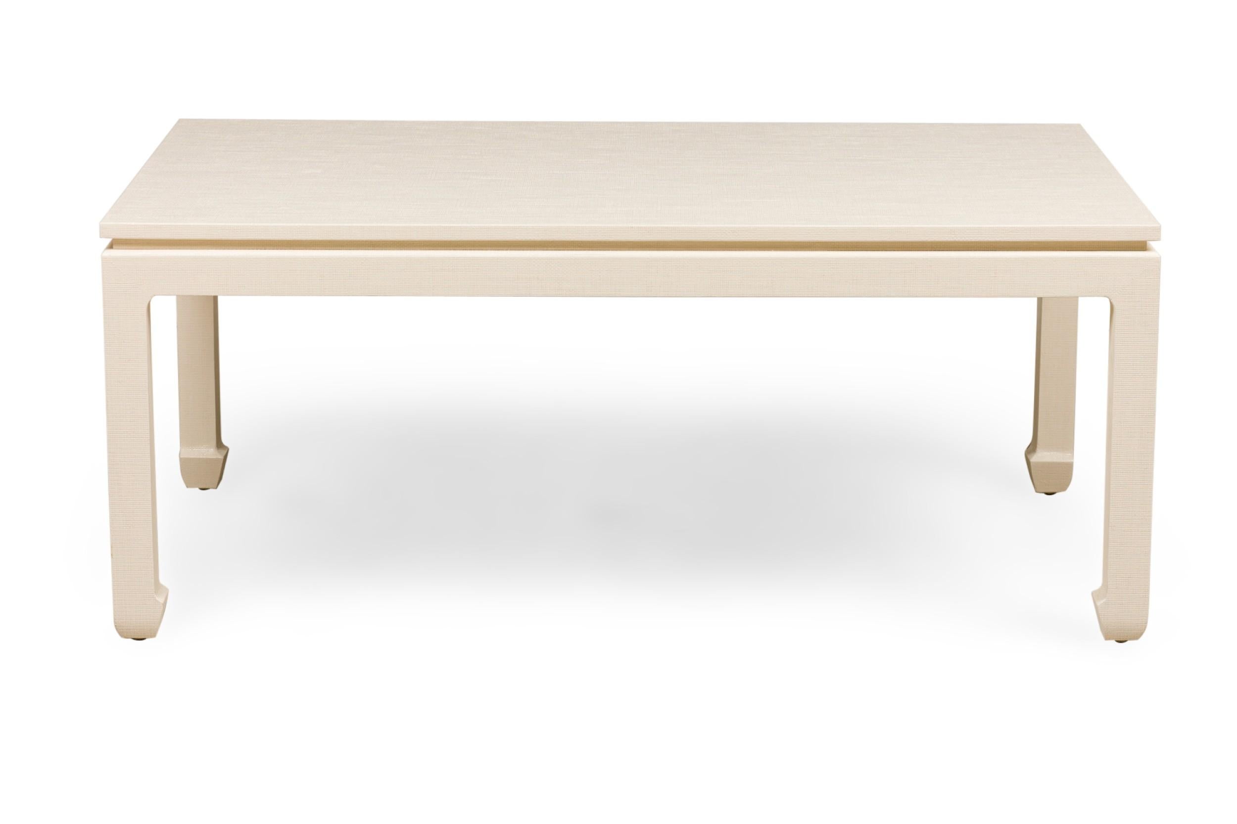 Fait main Table basse contemporaine asiatique de style Ming Ming Dynasty beige enveloppée de raphia en vente