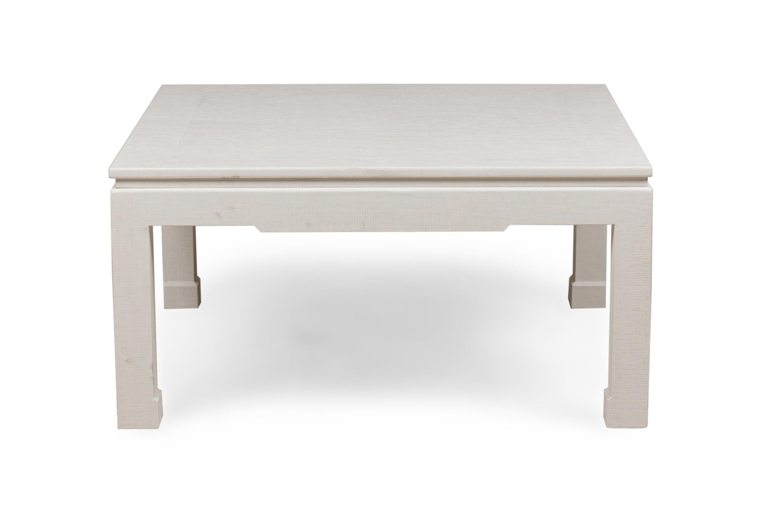 Moderne Table basse contemporaine asiatique de style Ming Ming Dynasty, enveloppée de raphia blanc en vente