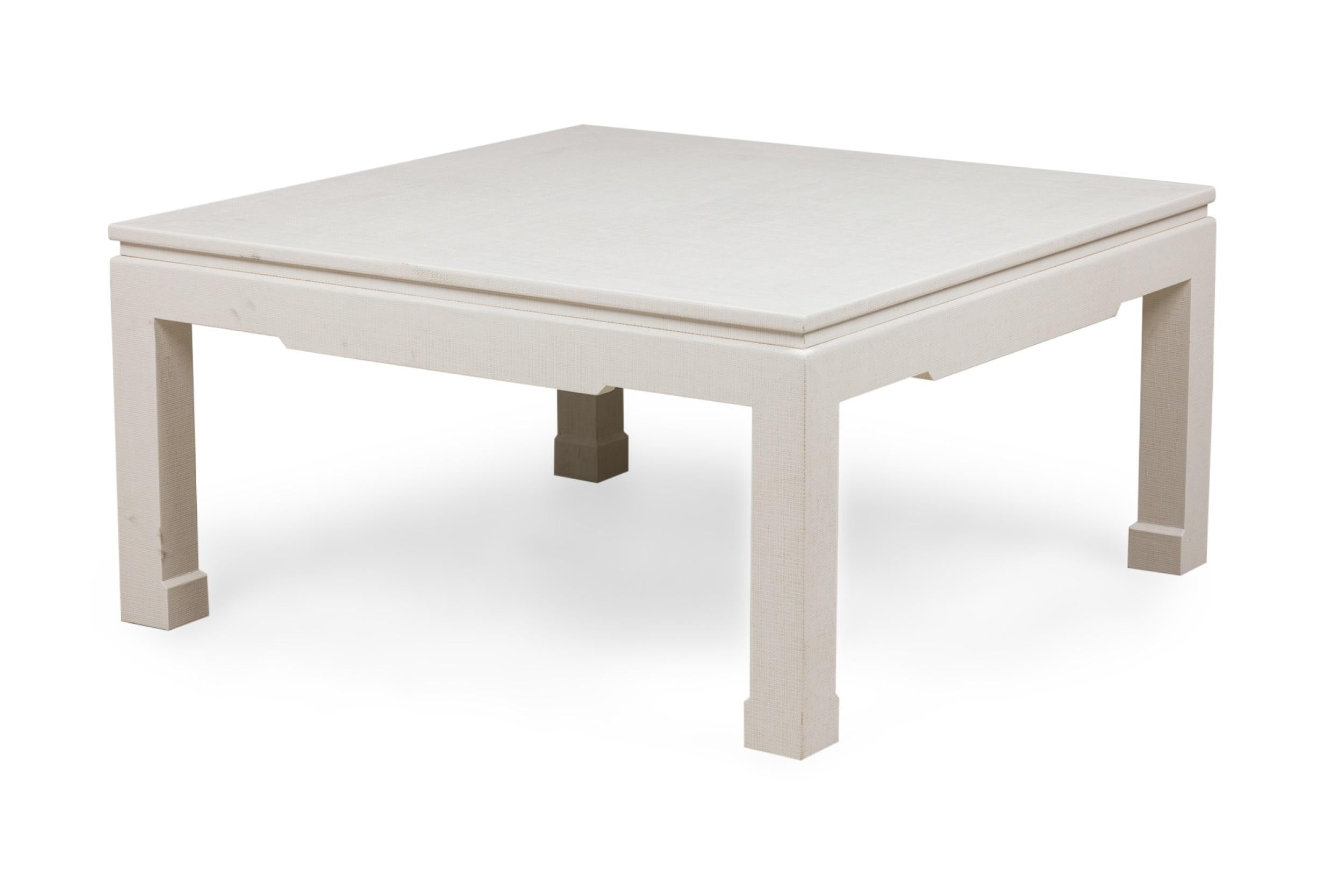 Inconnu Table basse contemporaine asiatique de style Ming Ming Dynasty, enveloppée de raphia blanc en vente