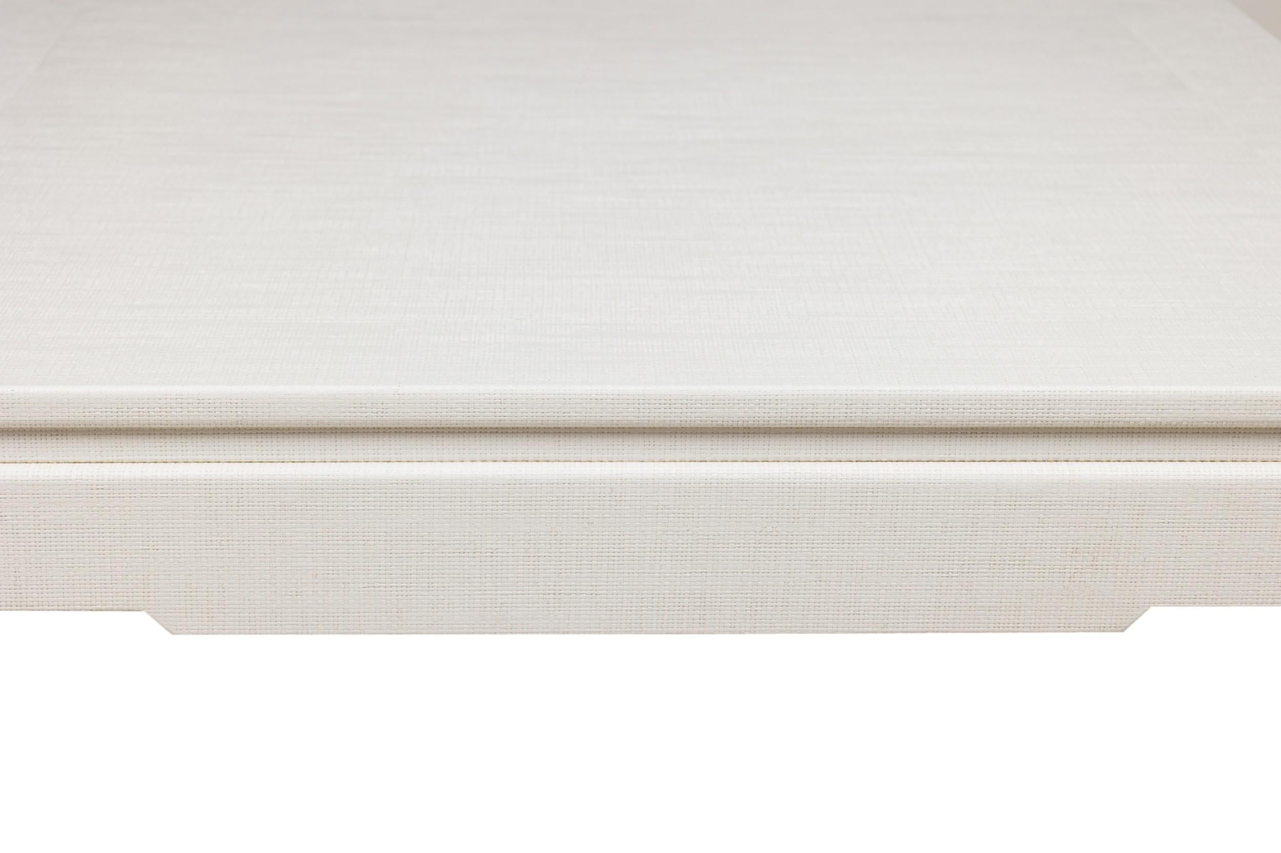 Raphia Table basse contemporaine asiatique de style Ming Ming Dynasty, enveloppée de raphia blanc en vente