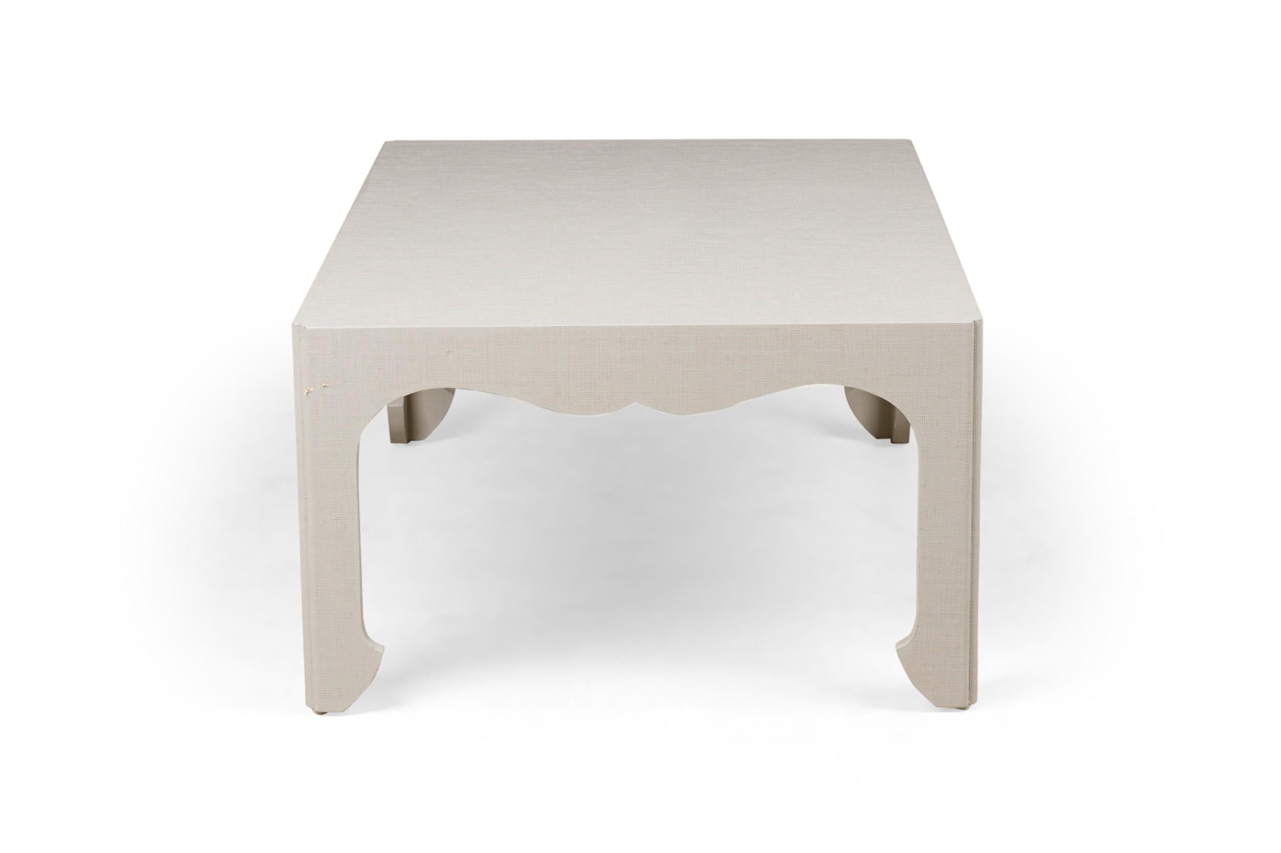 Moderne Table basse enveloppée de raphia de couleur gris clair, style Asian Contemporary en vente