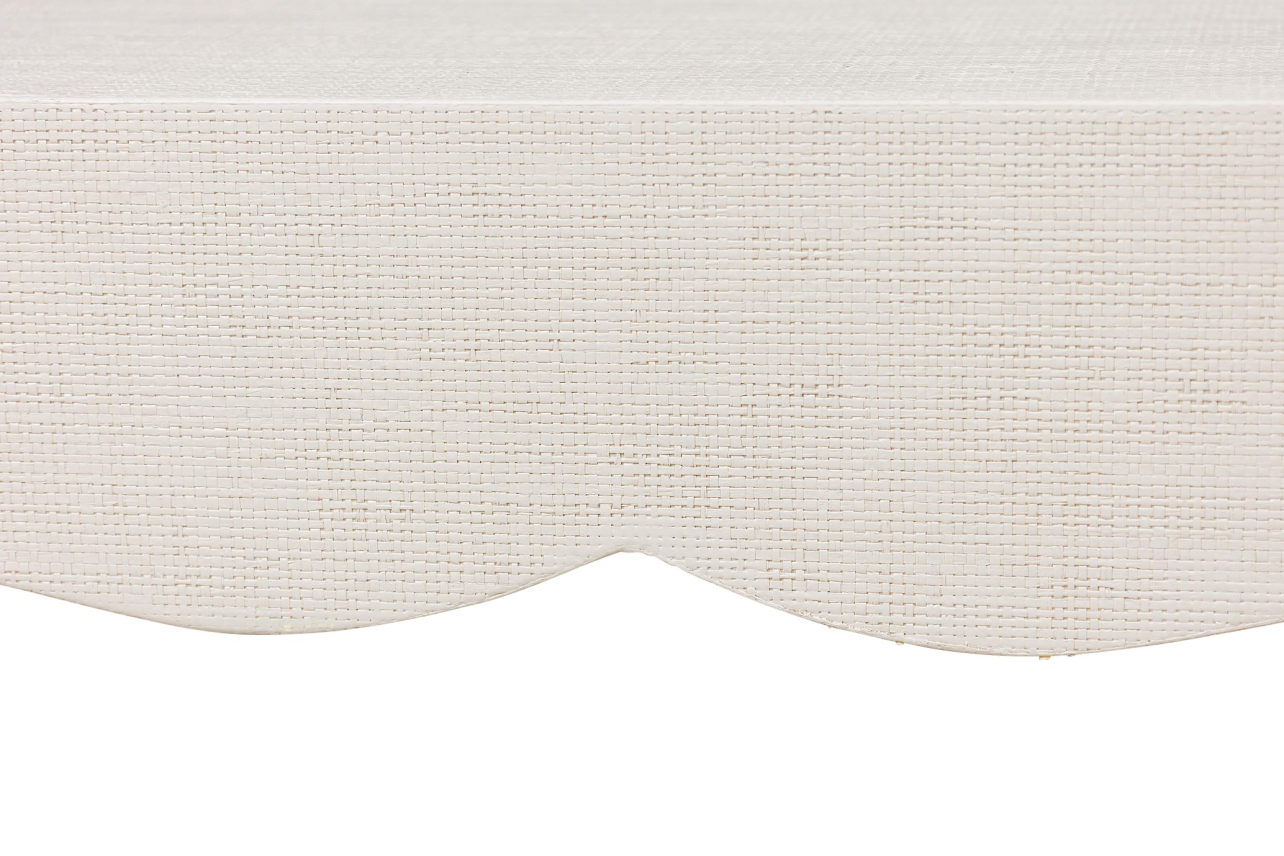 20ième siècle Table basse enveloppée de raphia de couleur gris clair, style Asian Contemporary en vente