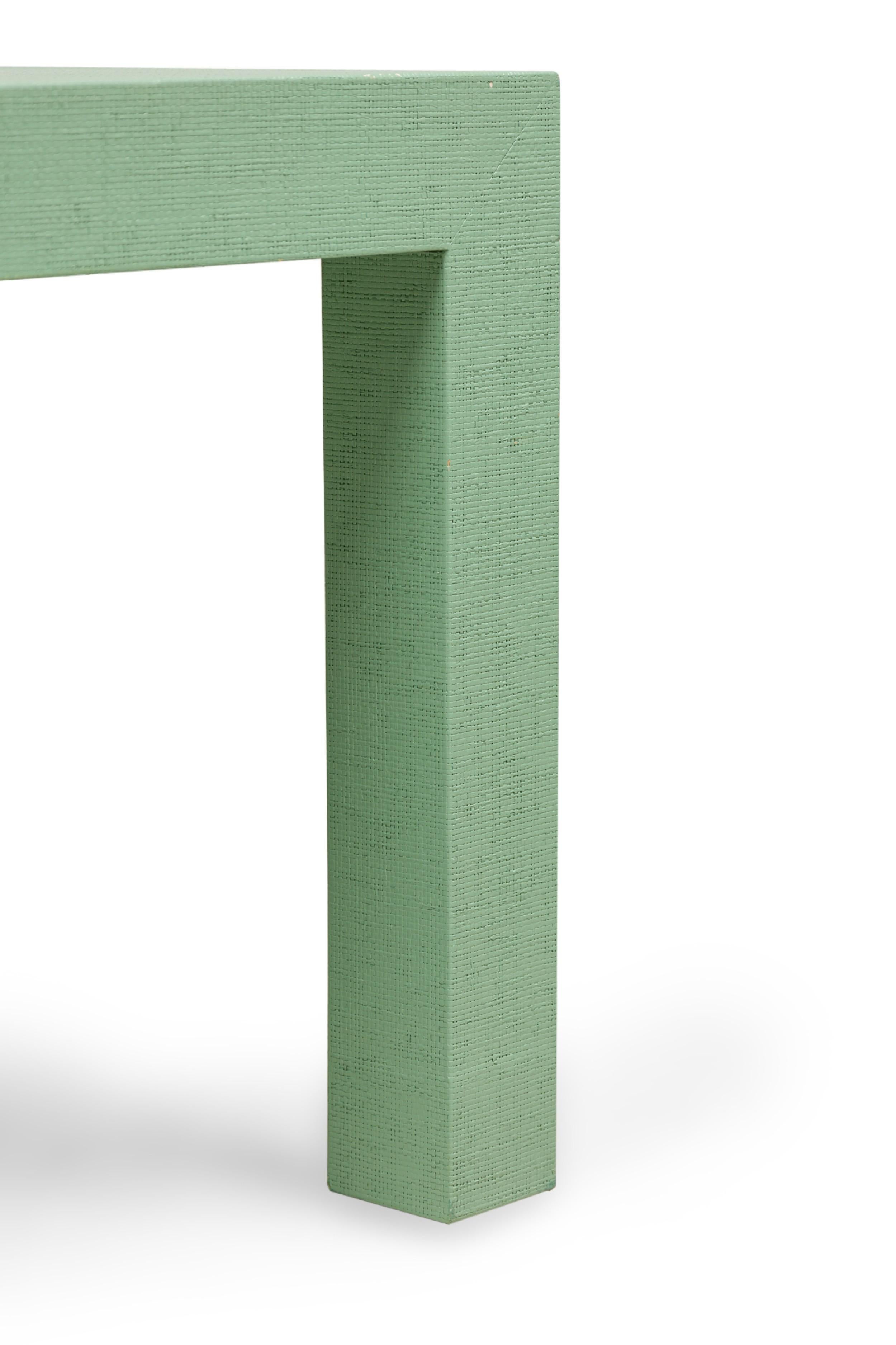 Mesa de centro envuelta en rafia color menta Asian Contemporary Style siglo XX en venta