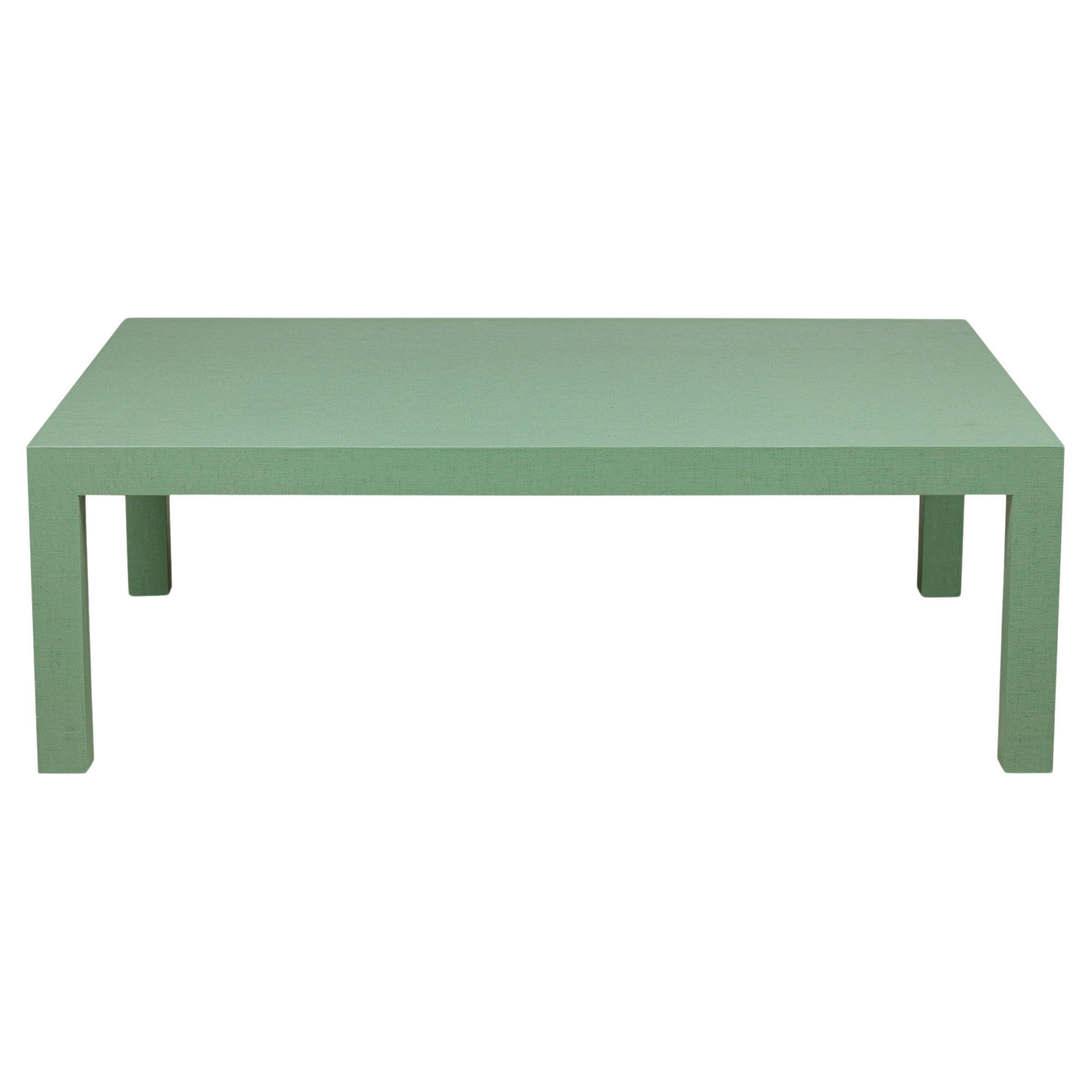 Table basse enveloppée de raphia couleur menthe, style Asian Contemporary