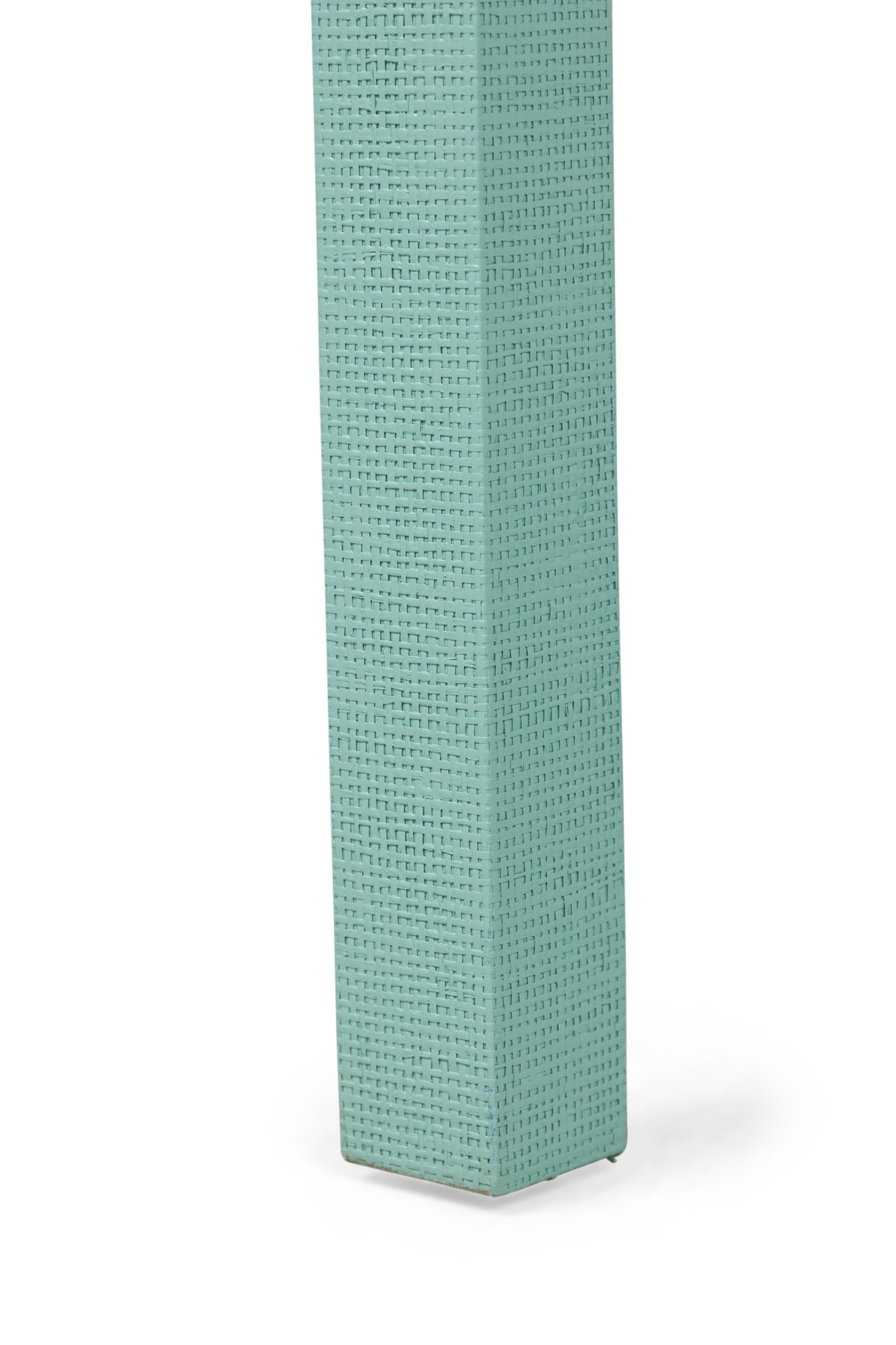 Asian Style Contemporary Türkis gefärbt Raffia gewickelt Konsolentisch (Raffiabast) im Angebot