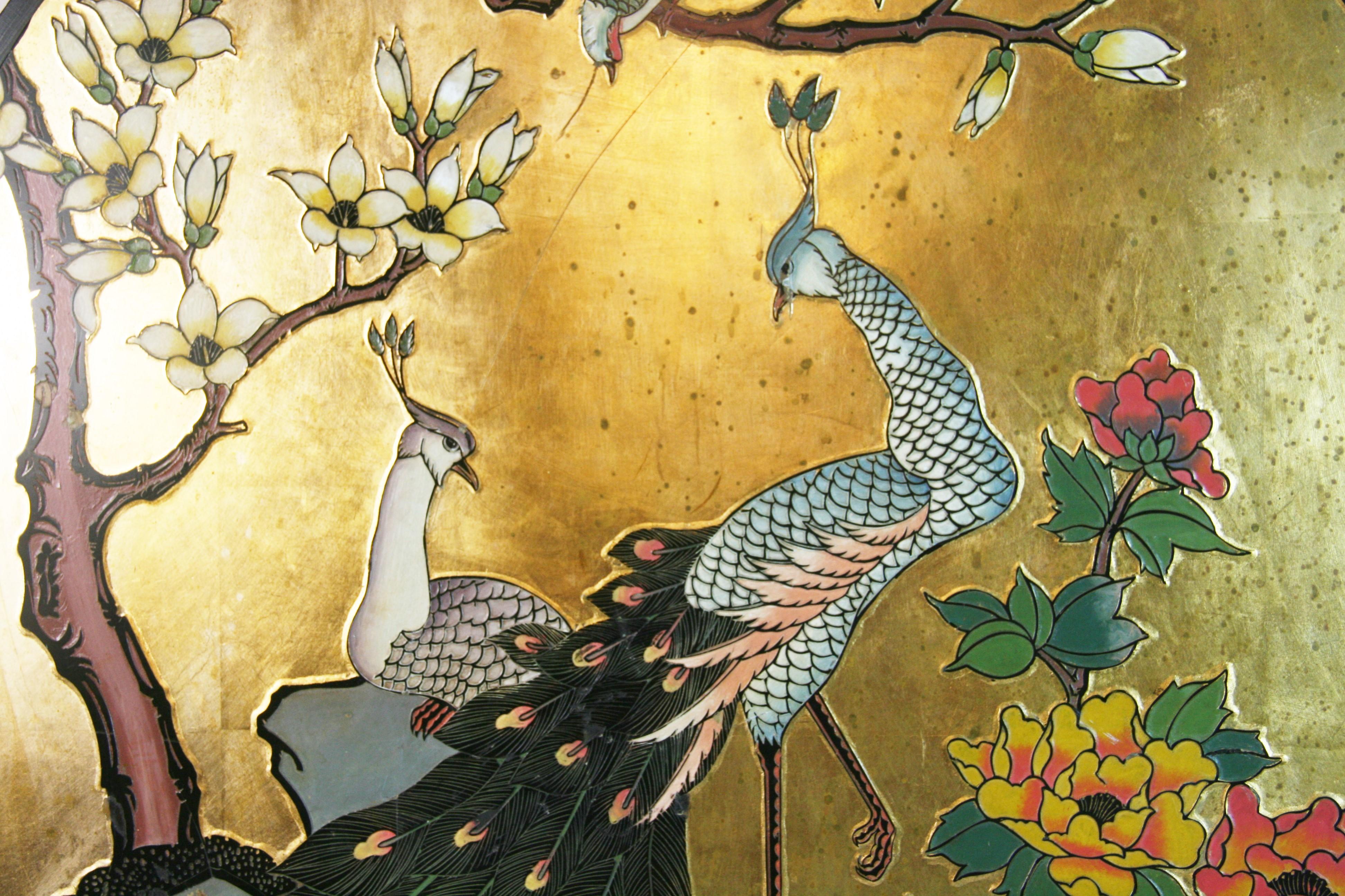 Asian Courting  Peacocks Painted Round Panel In Good Condition For Sale In Douglas Manor, NY