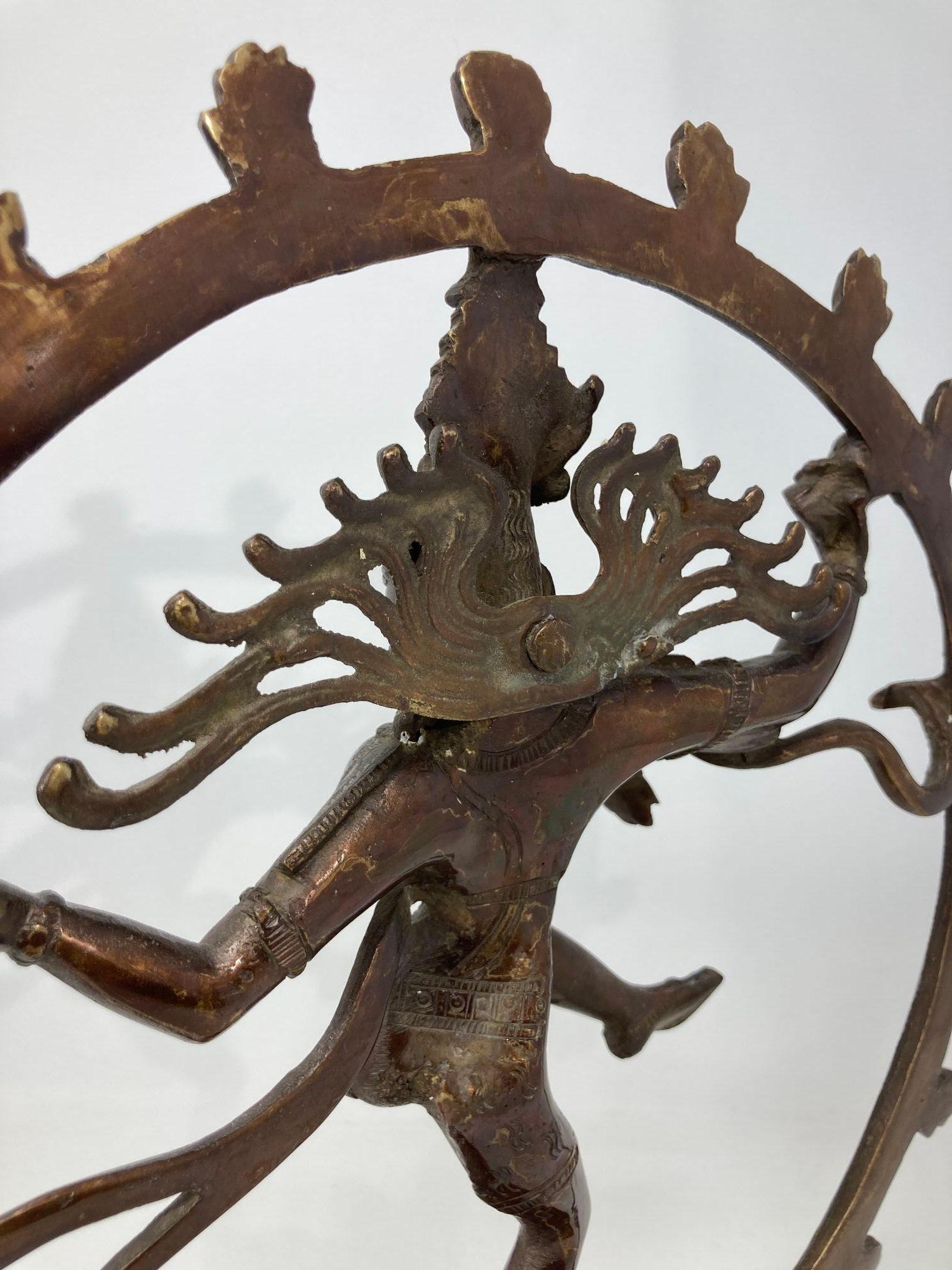 Danza asiatica Indù in bronzo e rame Shiva Nataraja Circa 1950 in vendita 8
