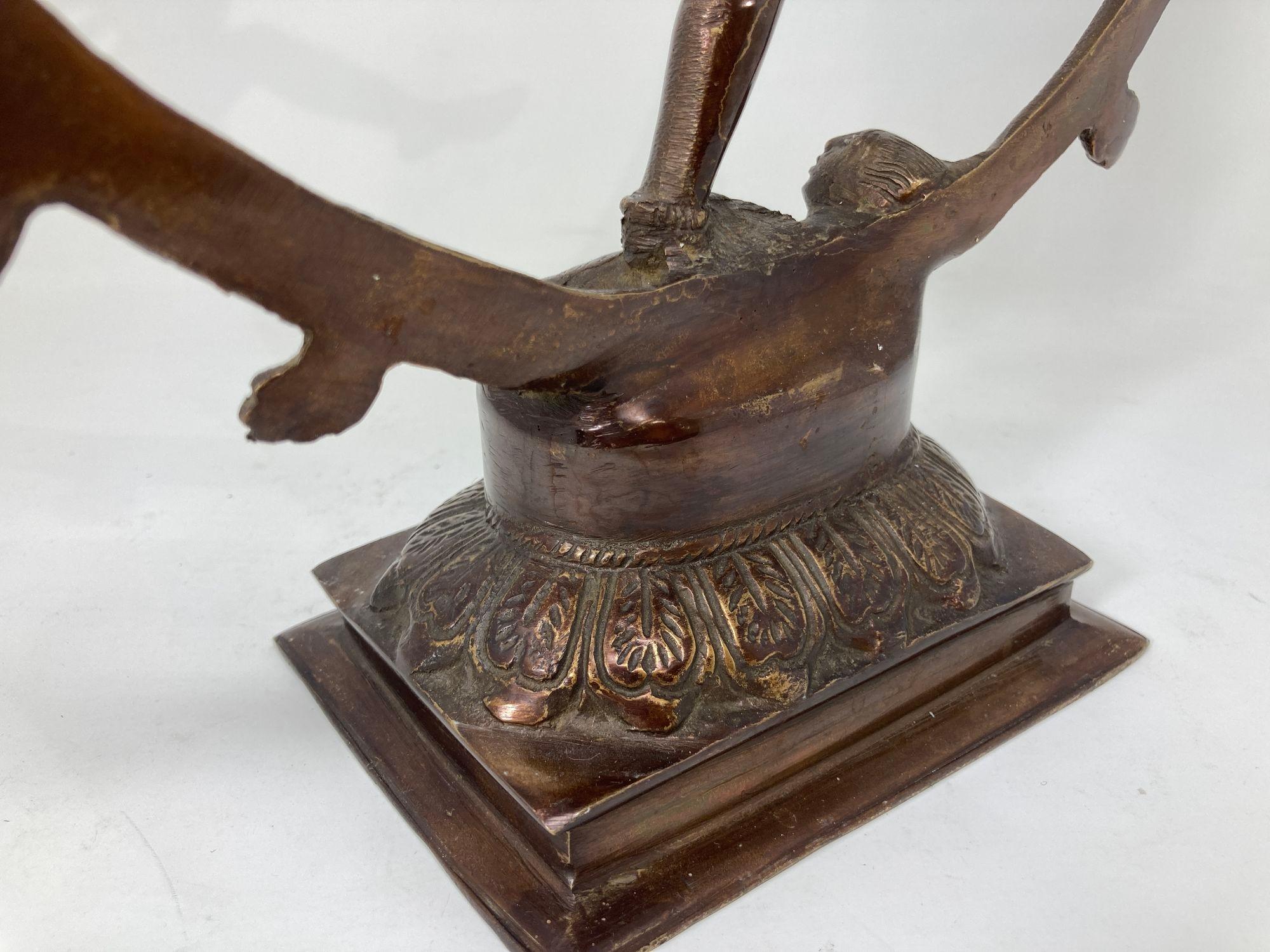 Danza asiatica Indù in bronzo e rame Shiva Nataraja Circa 1950 in vendita 9