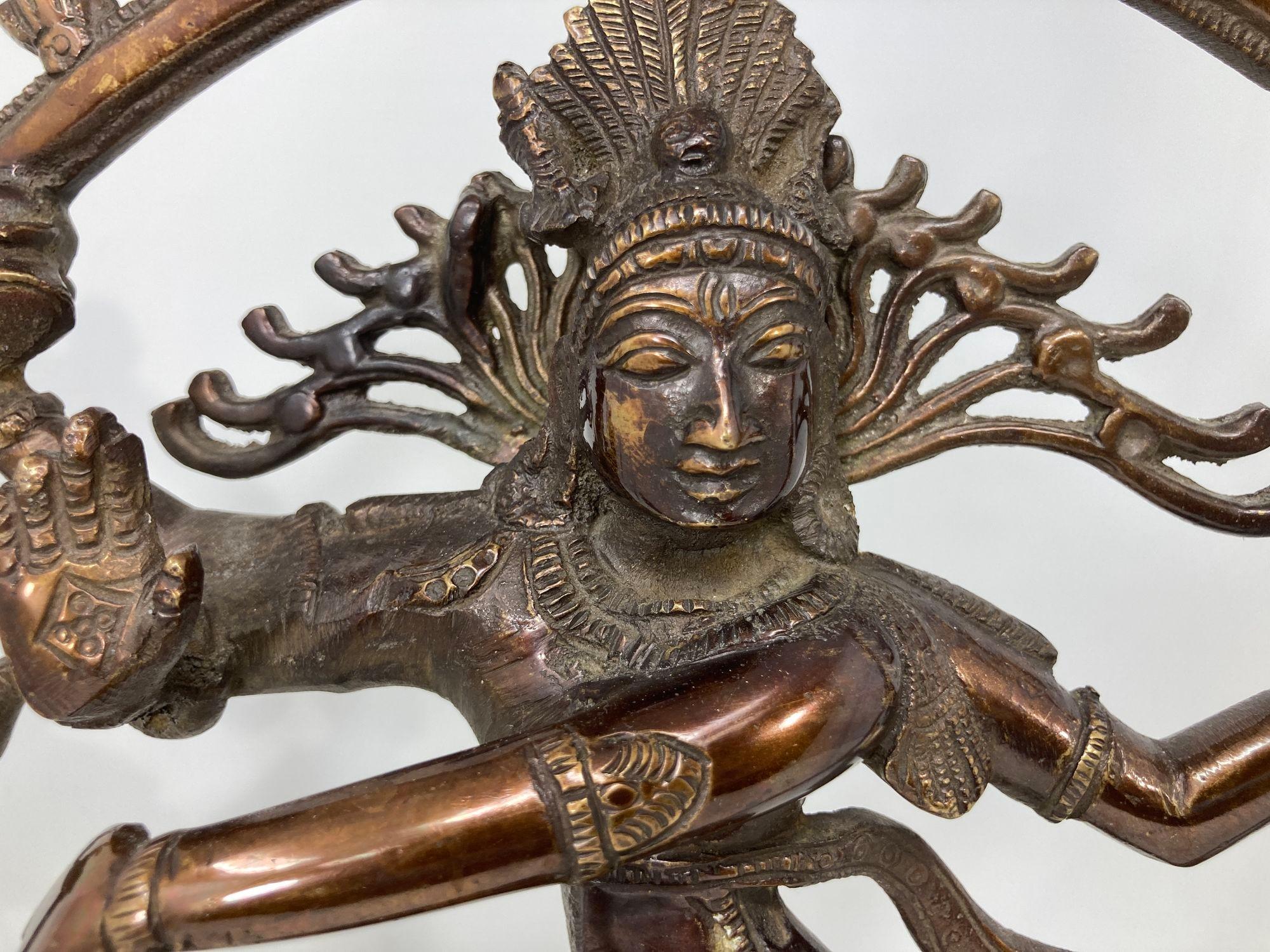 Tibetano Danza asiatica Indù in bronzo e rame Shiva Nataraja Circa 1950 in vendita