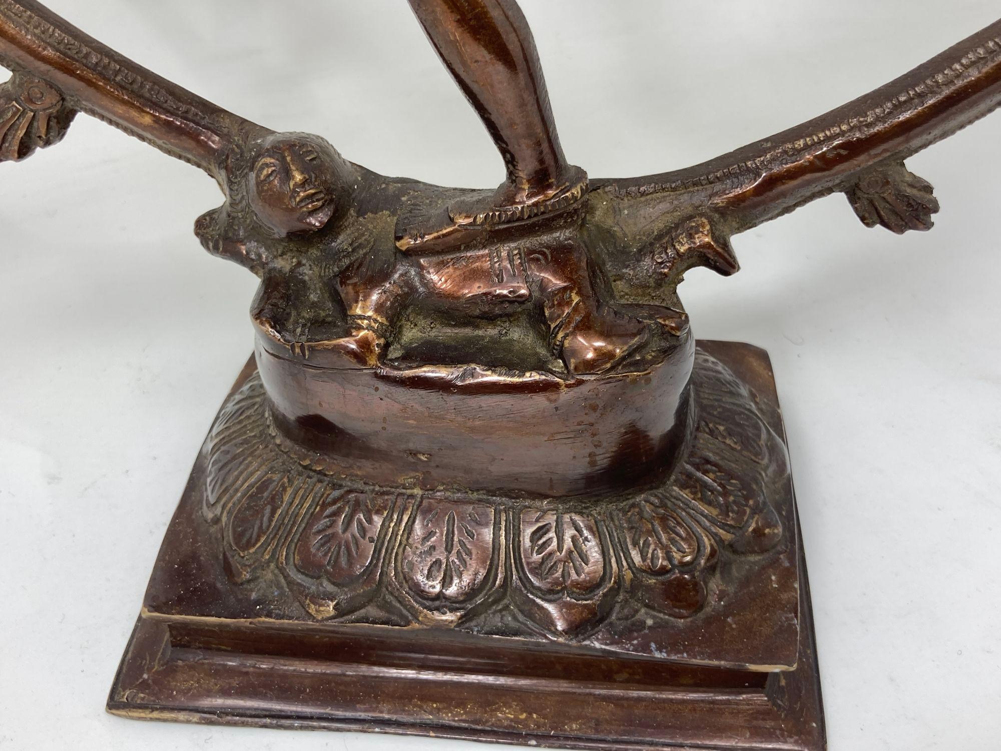 Calco Danza asiatica Indù in bronzo e rame Shiva Nataraja Circa 1950 in vendita