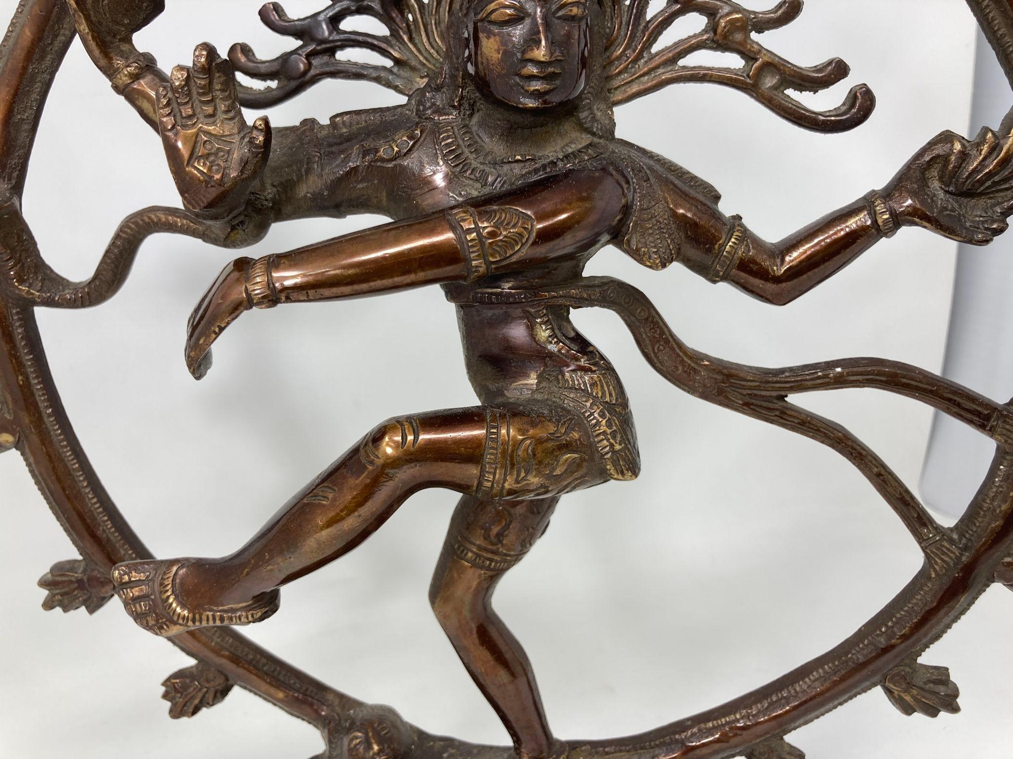 Danza asiatica Indù in bronzo e rame Shiva Nataraja Circa 1950 In condizioni buone in vendita a North Hollywood, CA