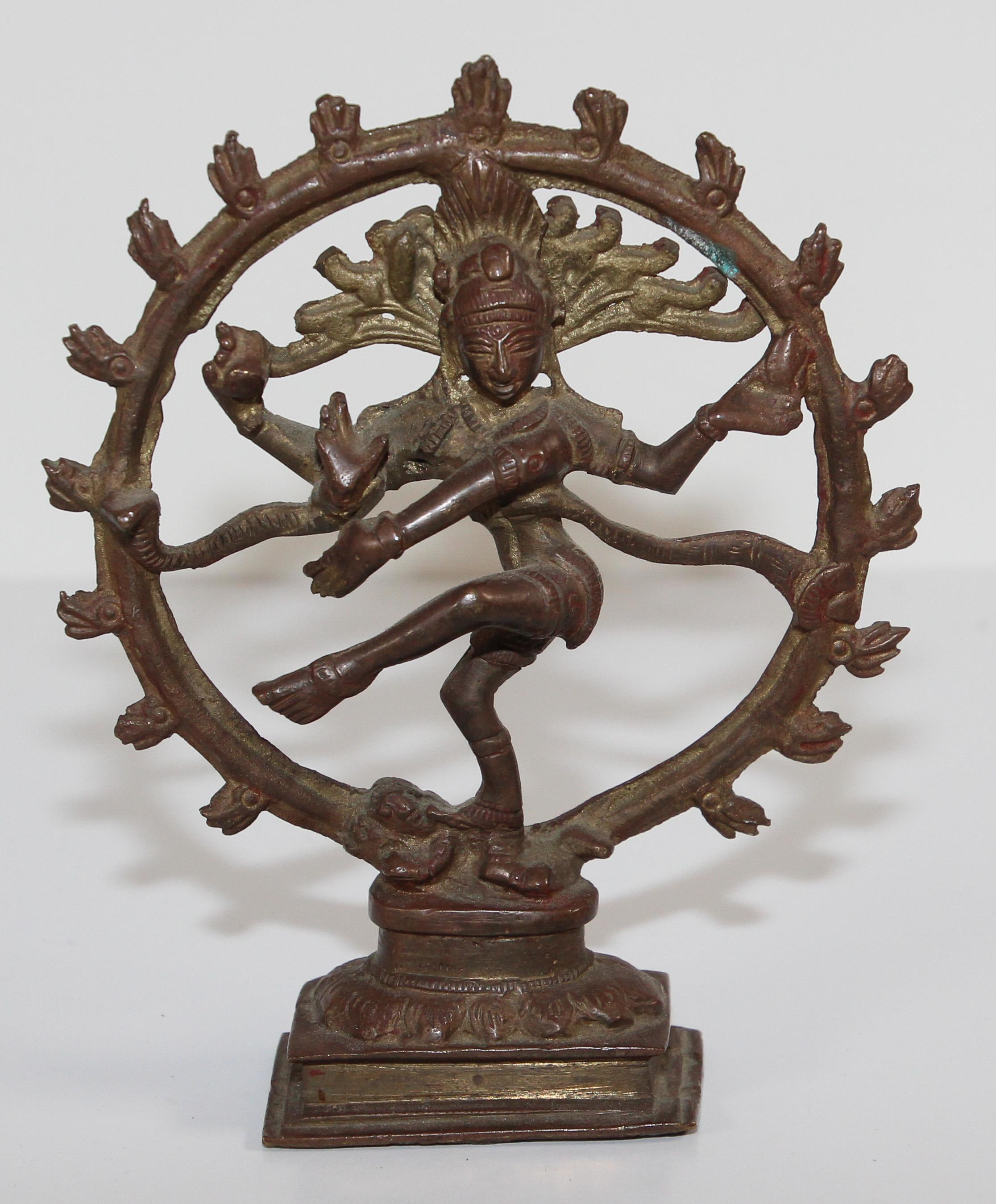 Indische patinierte Bronzestatue von Shiva Nataraja
