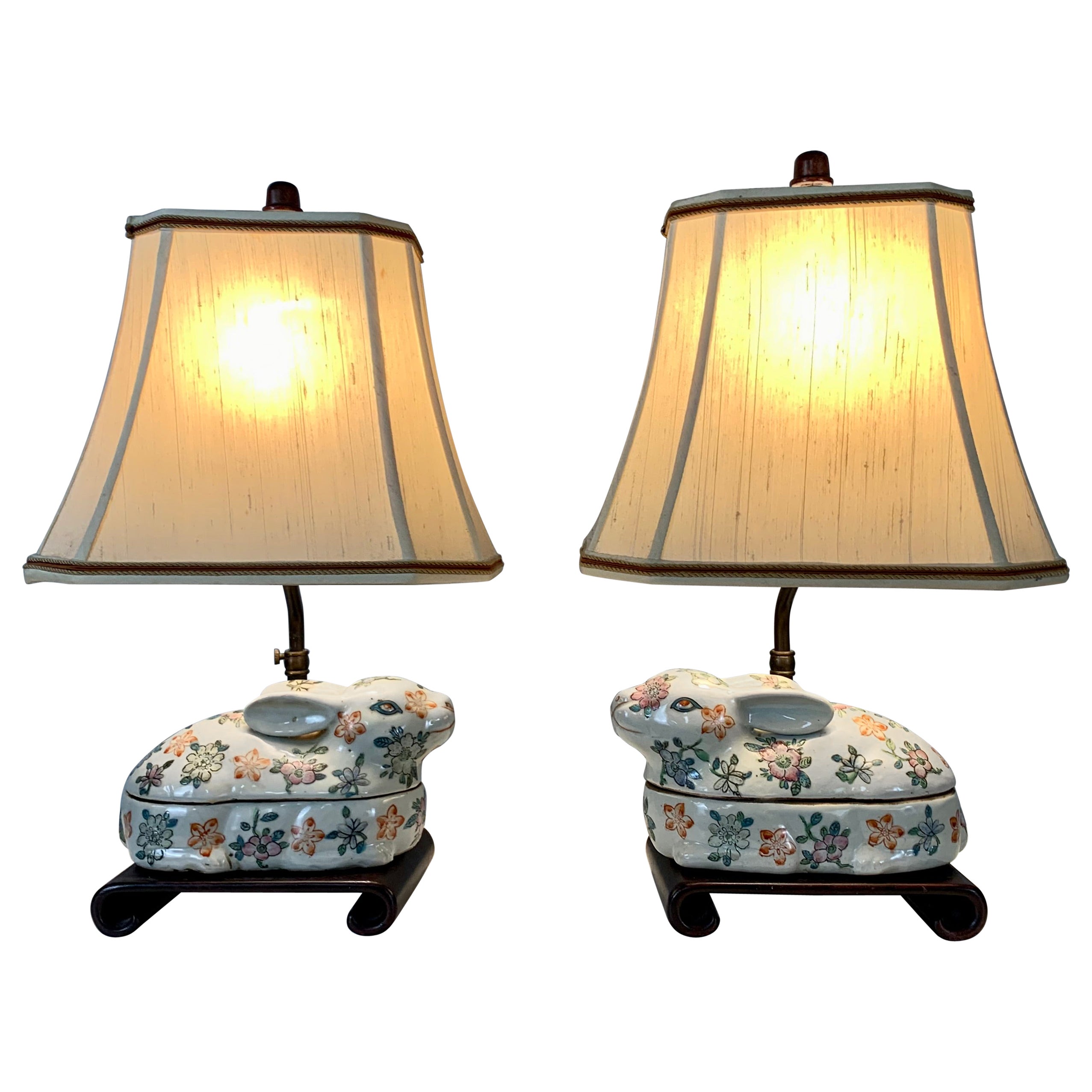 Asian Export Ceramic Rabbit lamps For Sale
