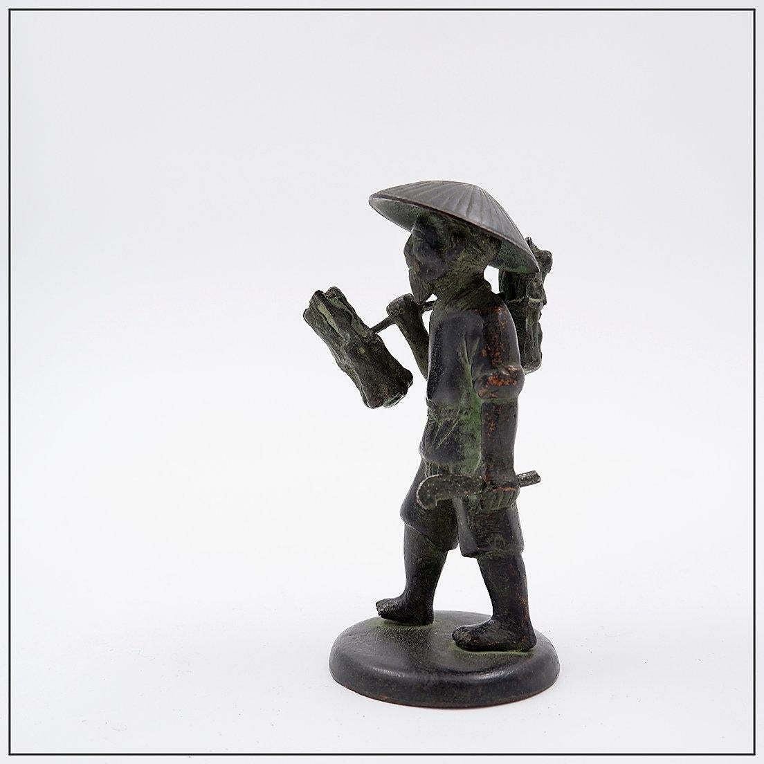 Figurilla de bronce de granjero asiático - 19 en venta 5