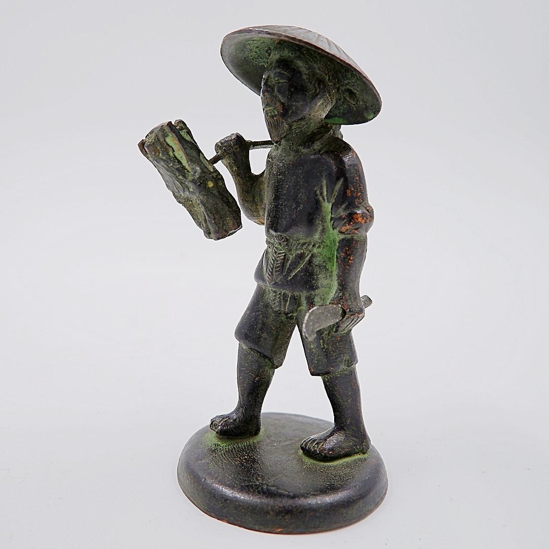 Figurilla de bronce de granjero asiático - 19 en Bueno estado para la venta en Linkebeek, BE