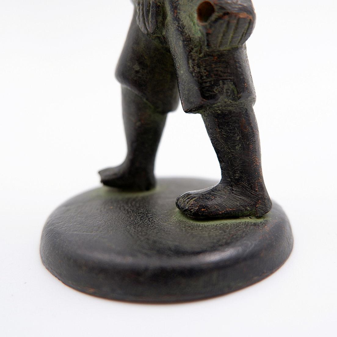 Figurilla de bronce de granjero asiático - 19 en venta 1