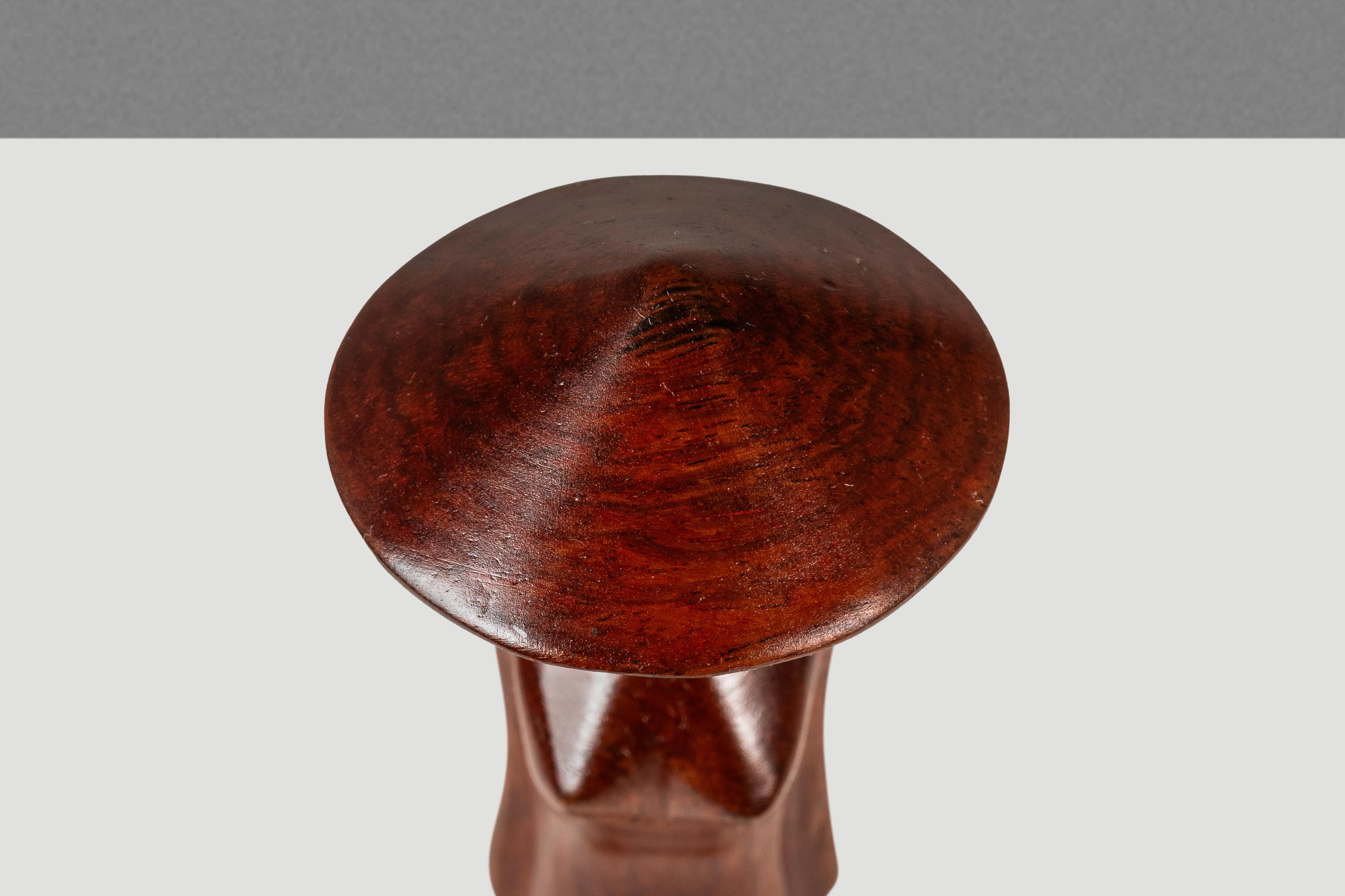 Scultura asiatica scolpita a mano in teak massiccio, Tailandia, 1960 ca. in vendita 7