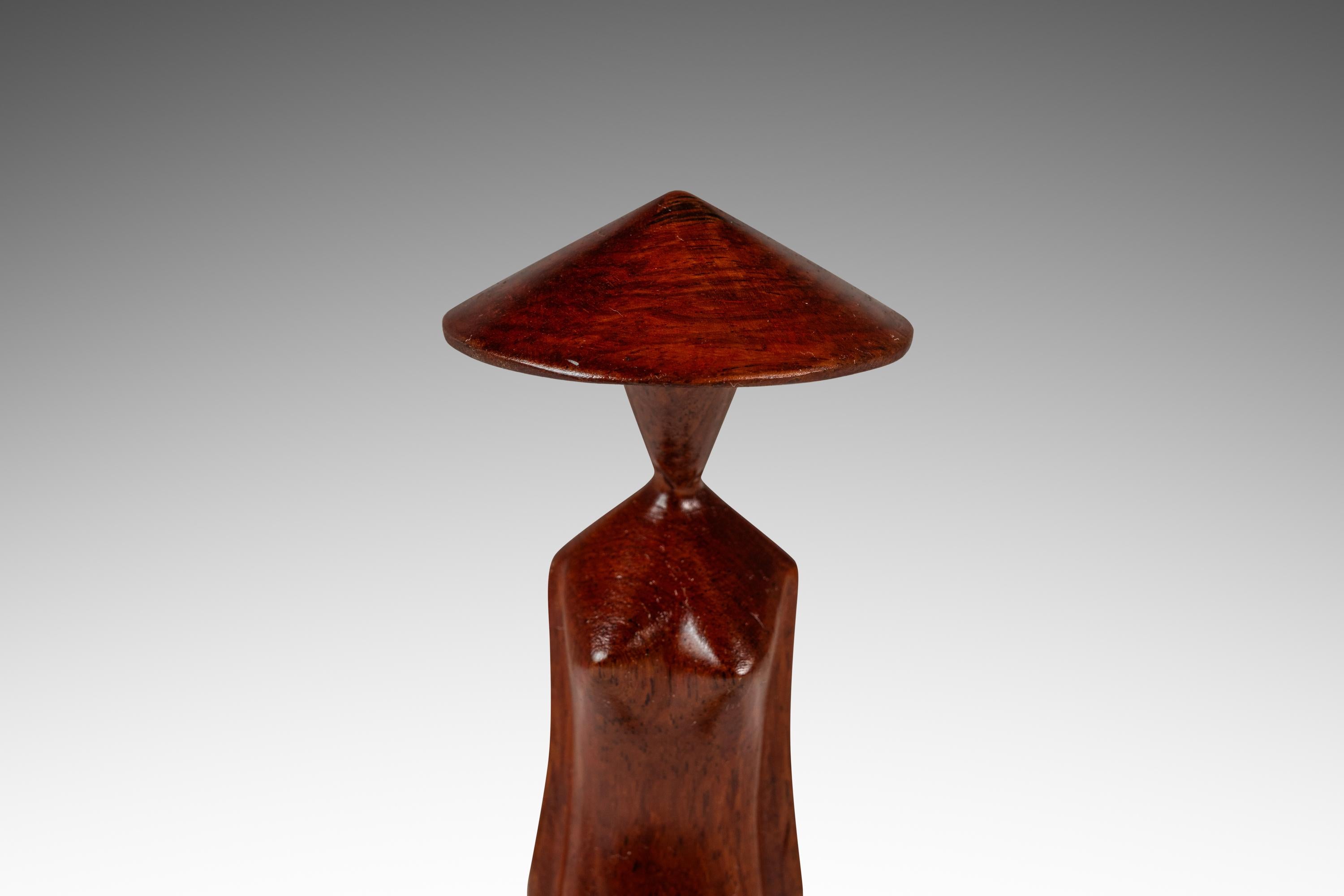 Scultura asiatica scolpita a mano in teak massiccio, Tailandia, 1960 ca. in vendita 1