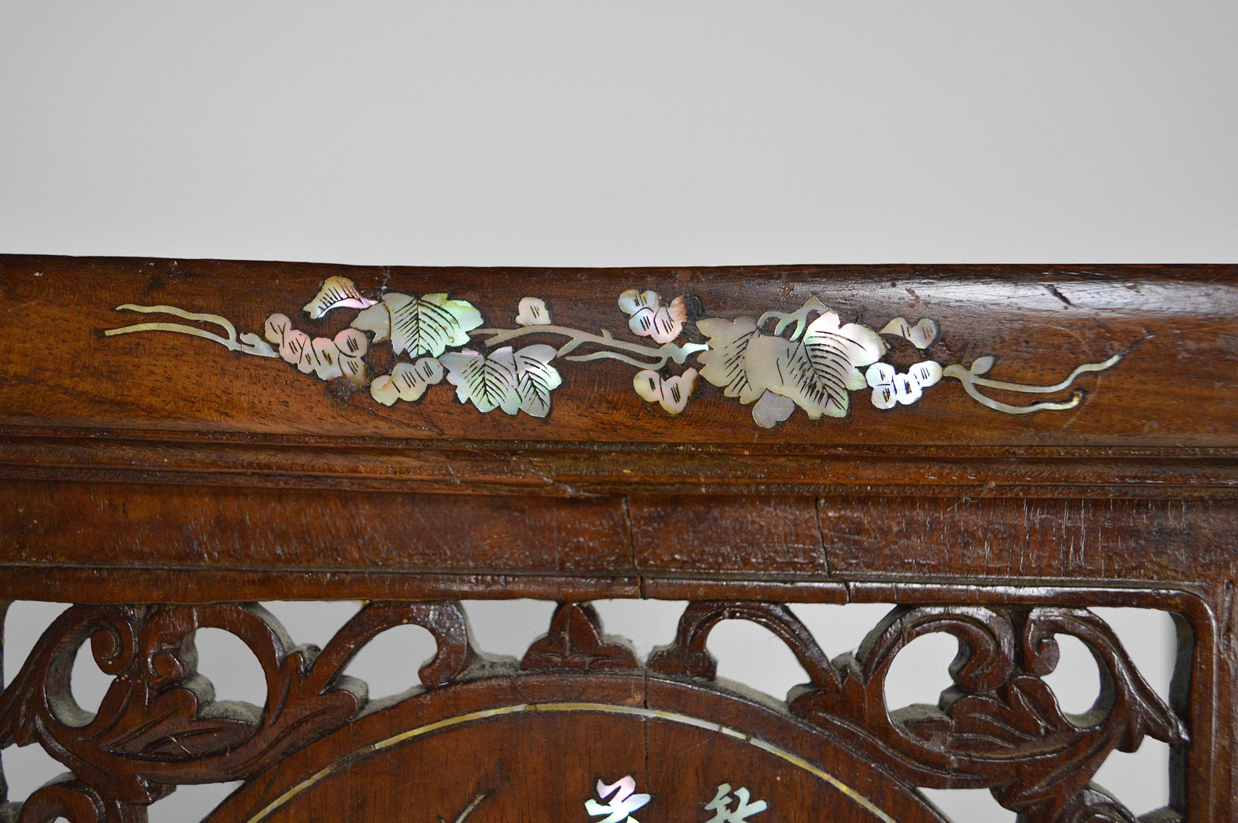 Paravent asiatique pliant en bois sculpté et nacre, 19ème siècle 10