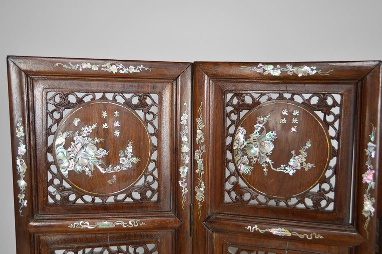 Asian Folding Screen in Carved Wood and Mother-of-Pearl, 19th Century For Sale 1