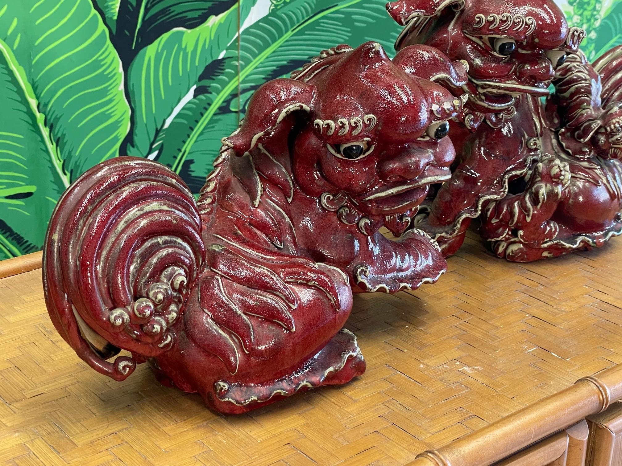Asian Foo Dog Father and Mother With Babies in Cinnabar Red In Good Condition For Sale In Jacksonville, FL