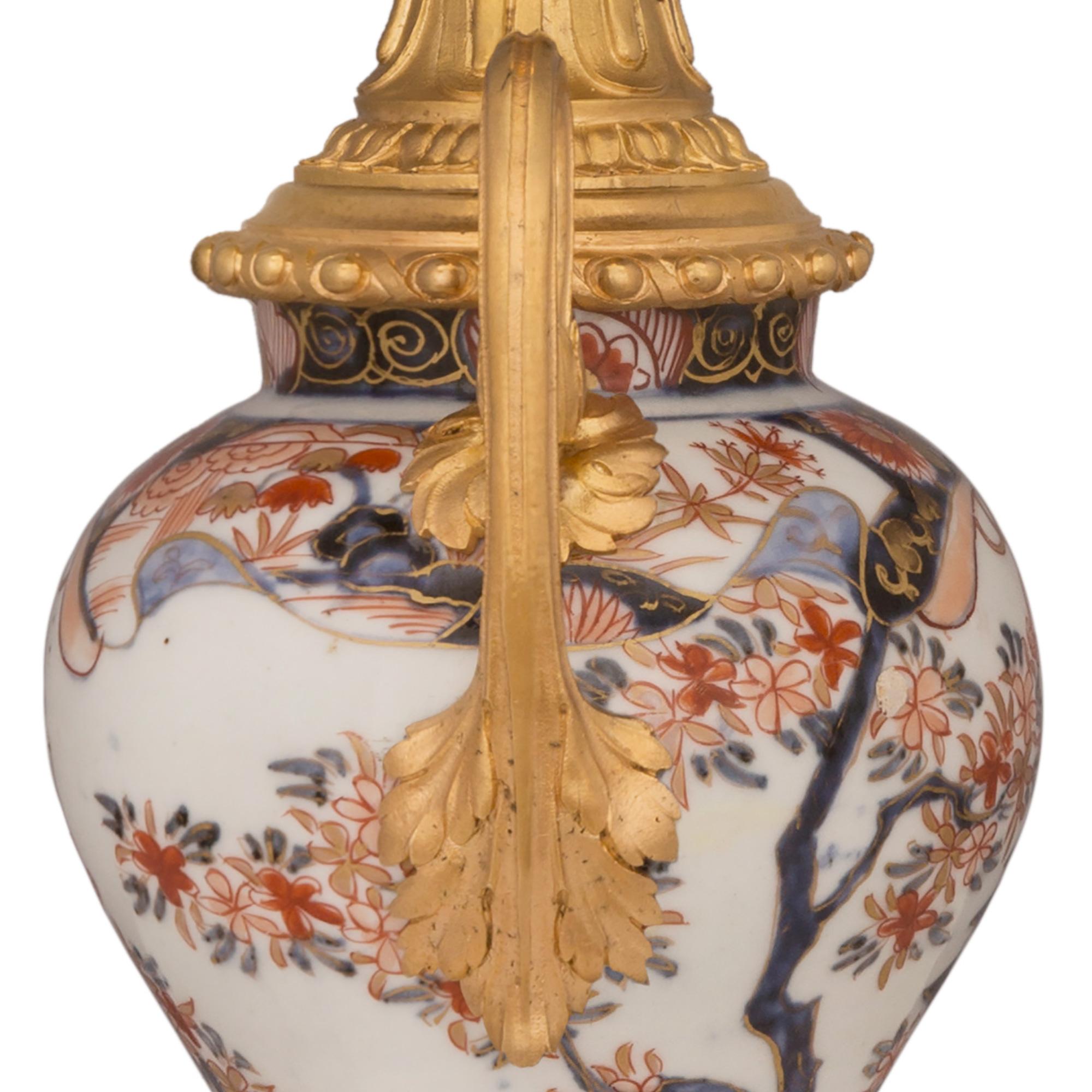 Français Lampe de style Louis XVI du 19ème siècle en collaboration asiatique et française en vente