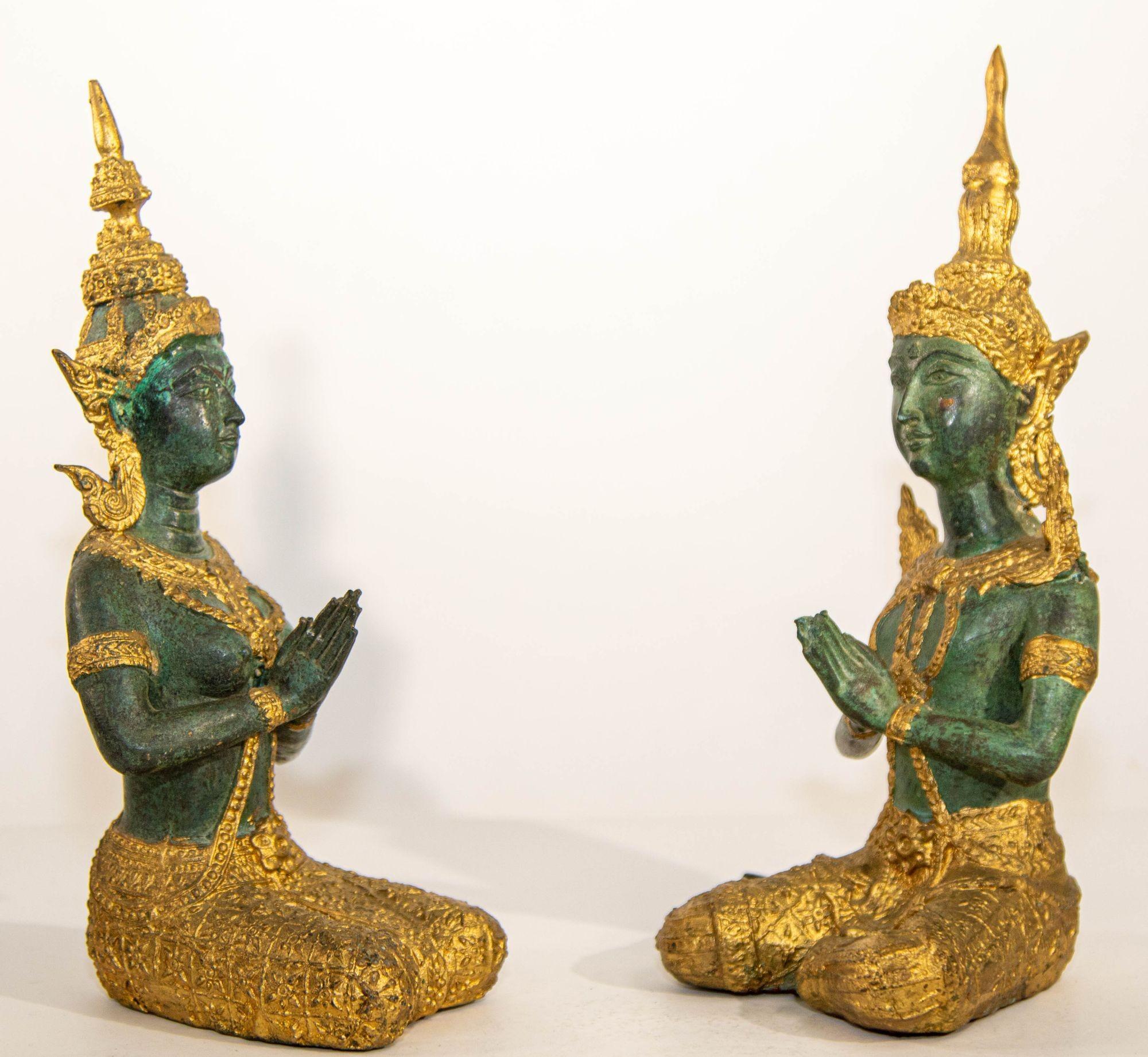 Asiatische kniende thailändische heilige Engel aus vergoldeter Bronze Teppanom im Angebot 4
