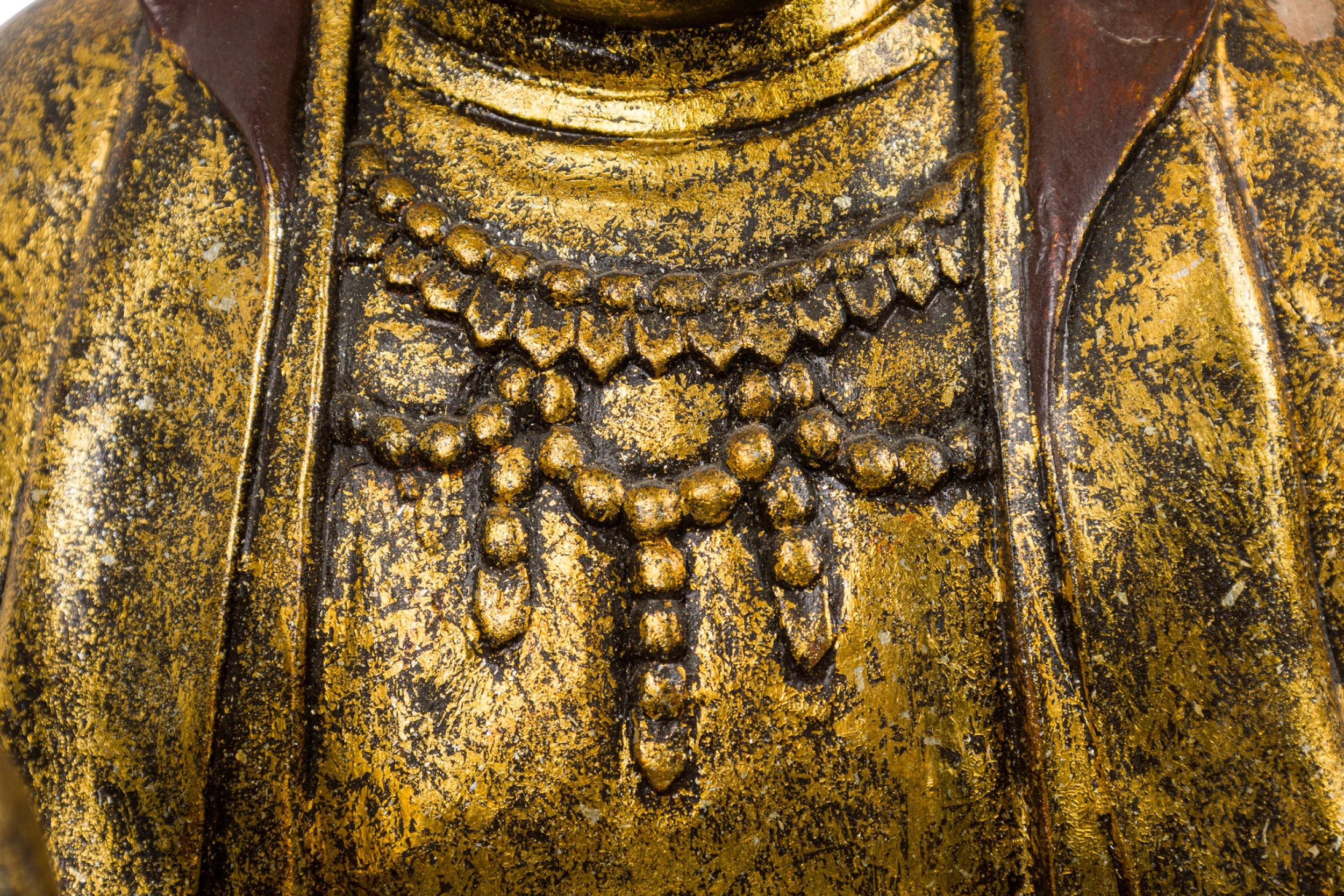 Buddha di Guan Yin asiatico dorato in vendita 2